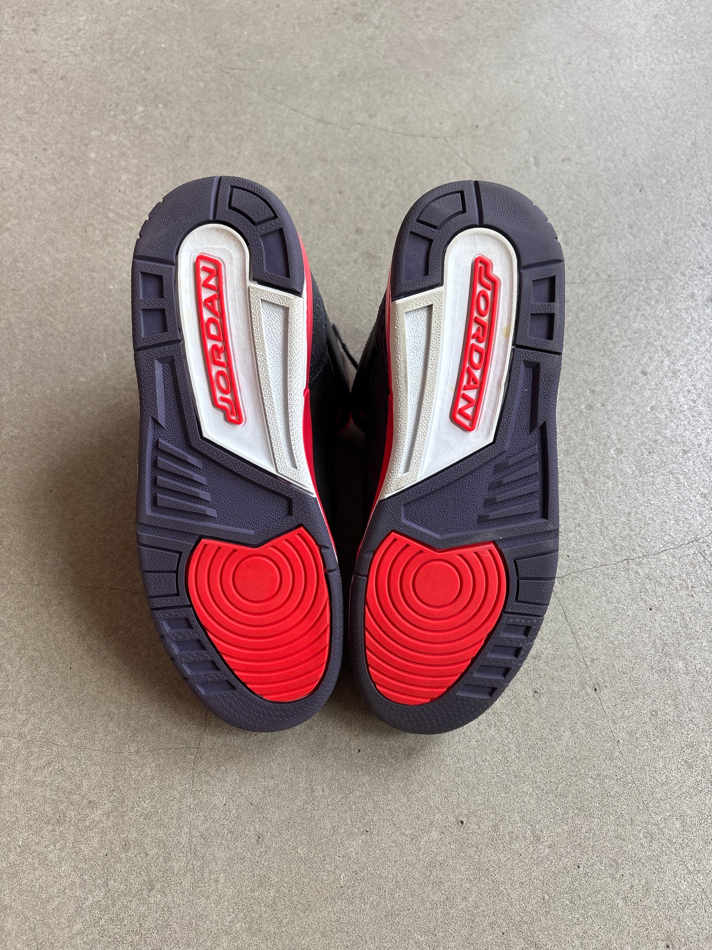 Jordan 3 Retro Crimson EU 39