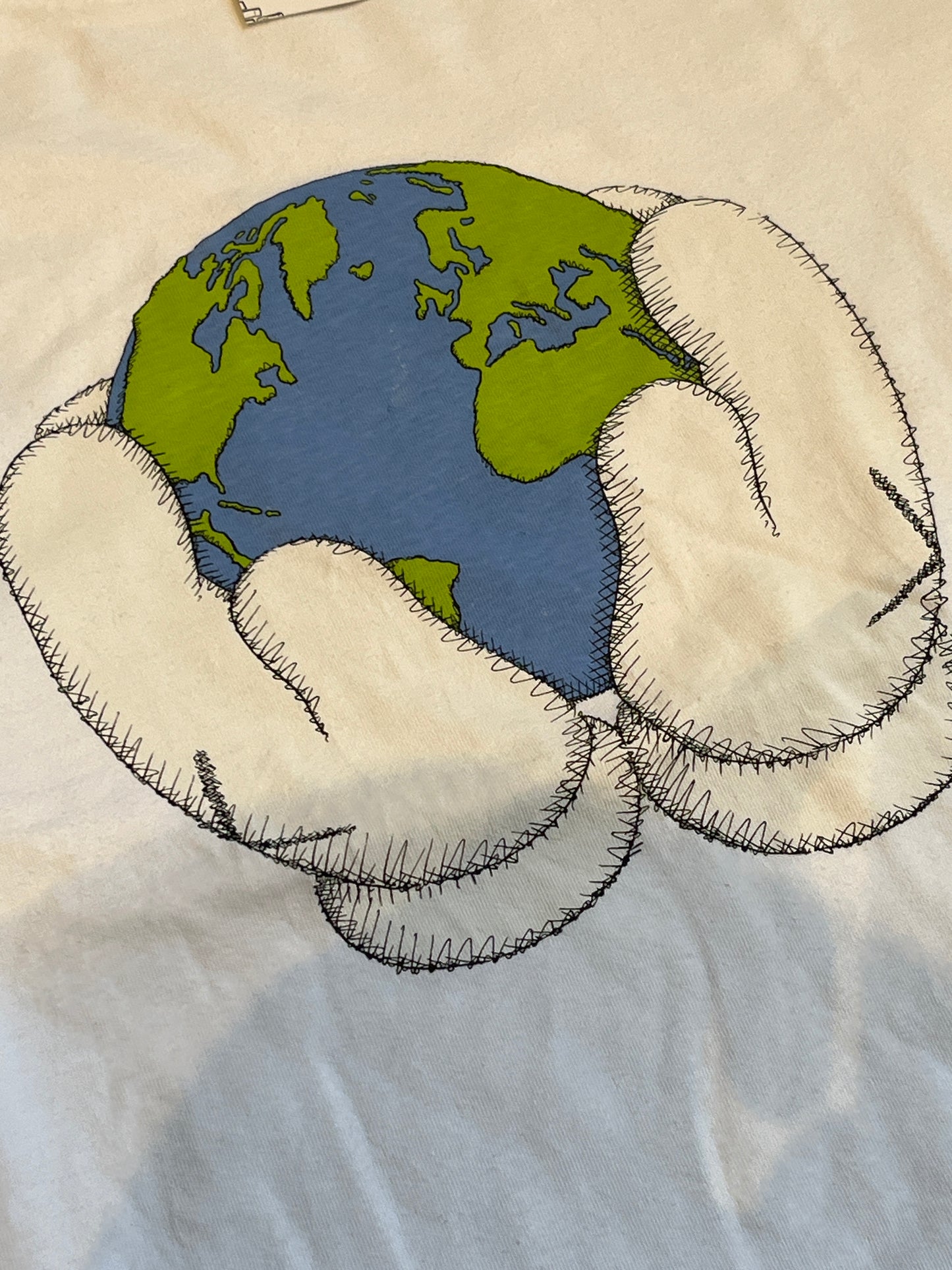 UniQlo x Kaws Earth Tee White XS