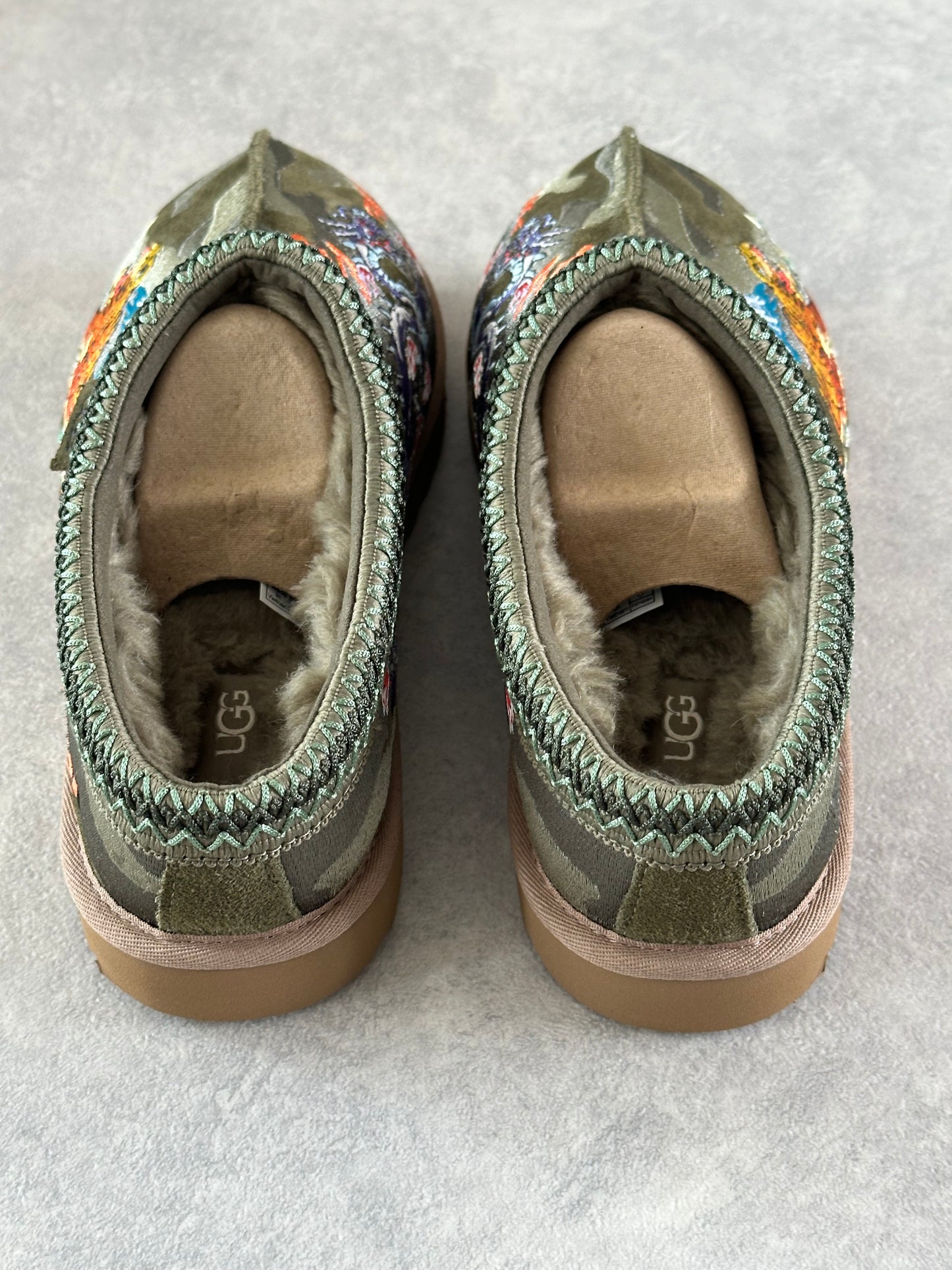 Palace X Ugg Tasman size 9/10