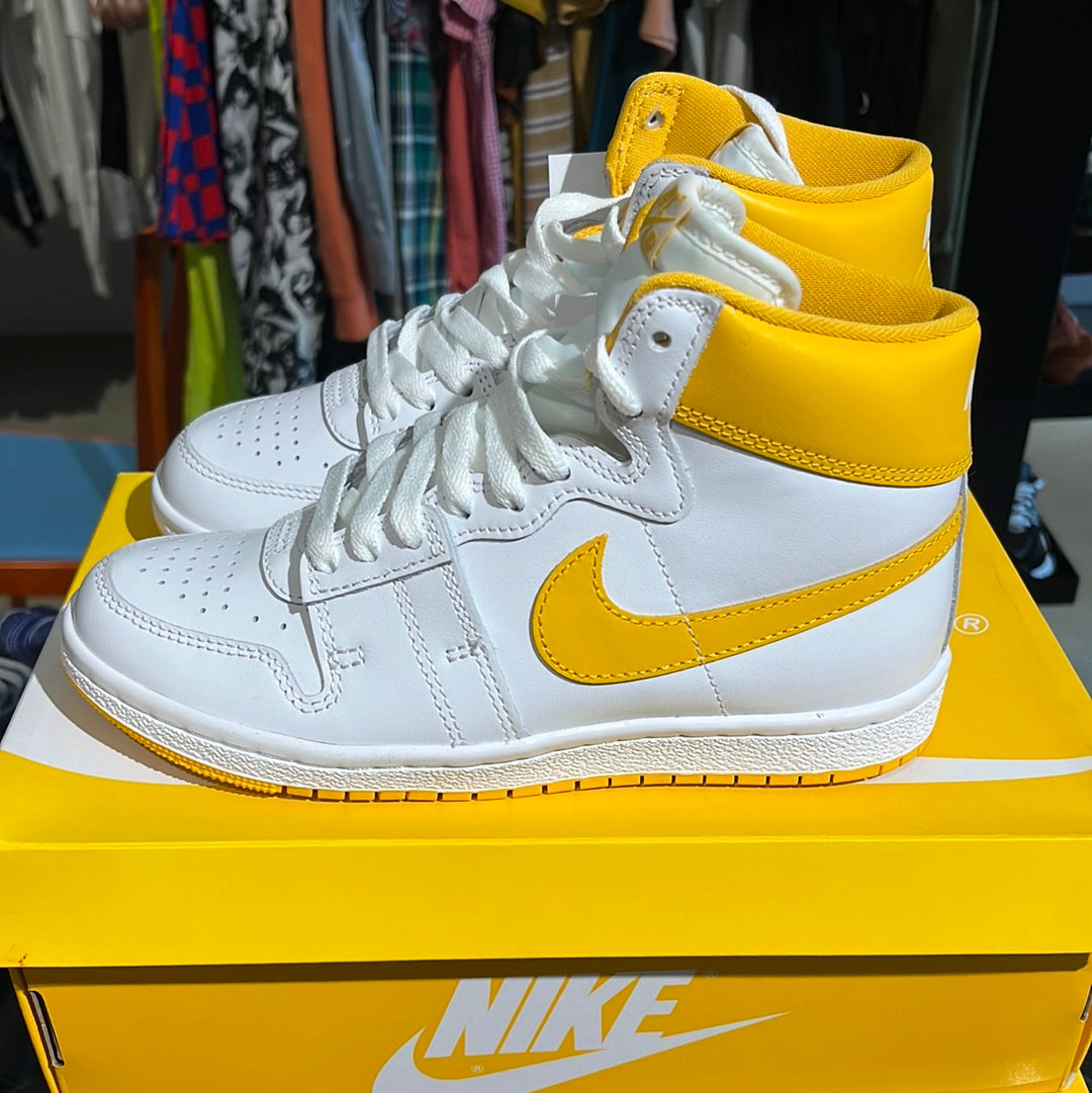 Nike Jordan Air Ship University Gold