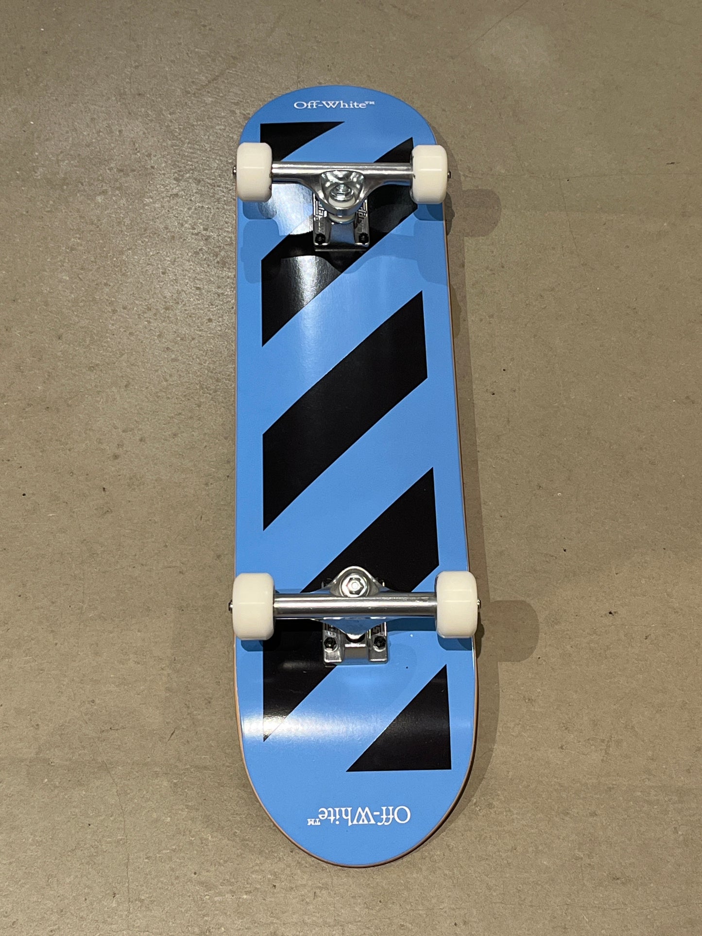 Off-White Compleet Skateboard OW779