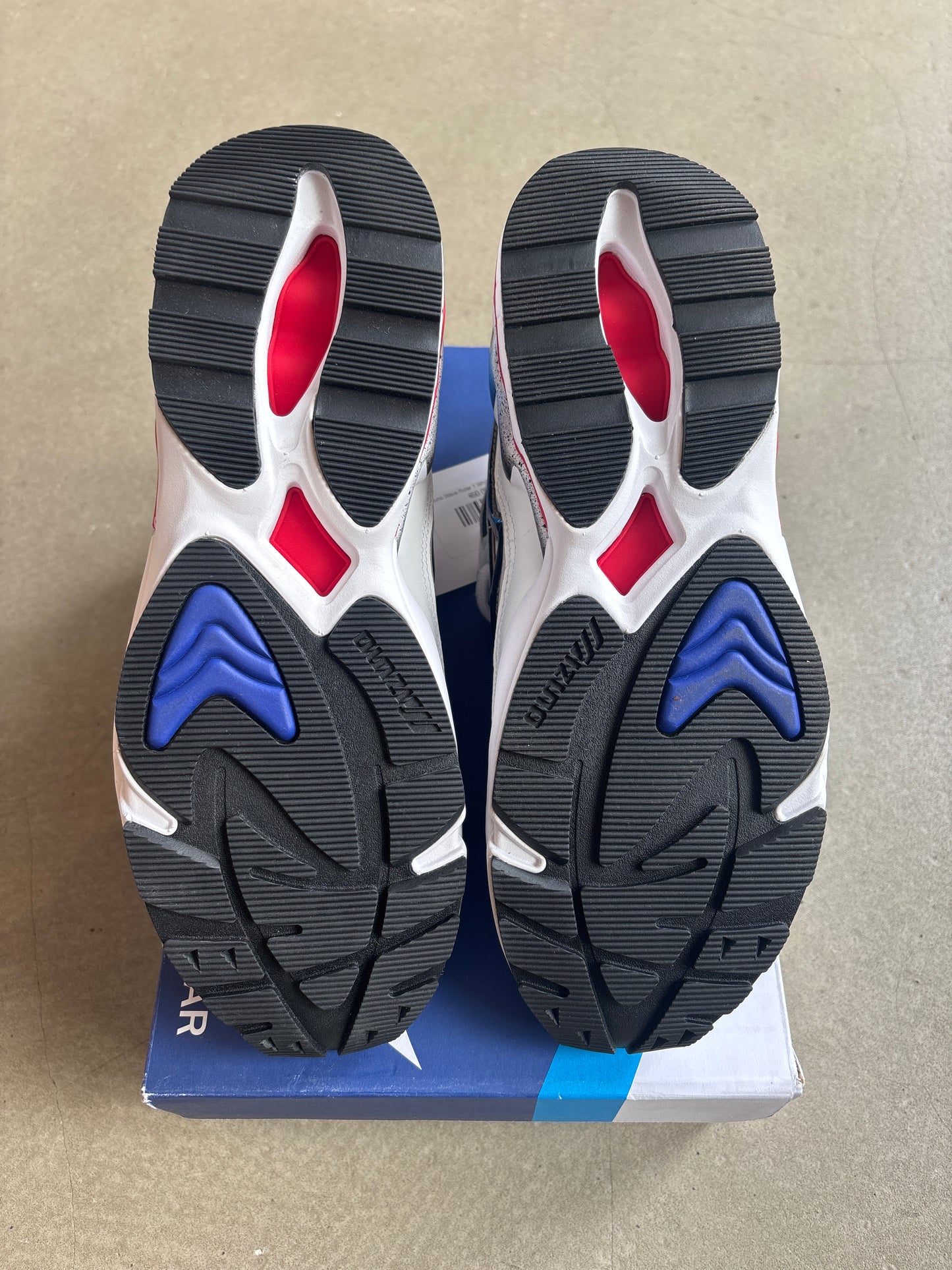 Mizuno Wave Rider 1 White Black Red 43