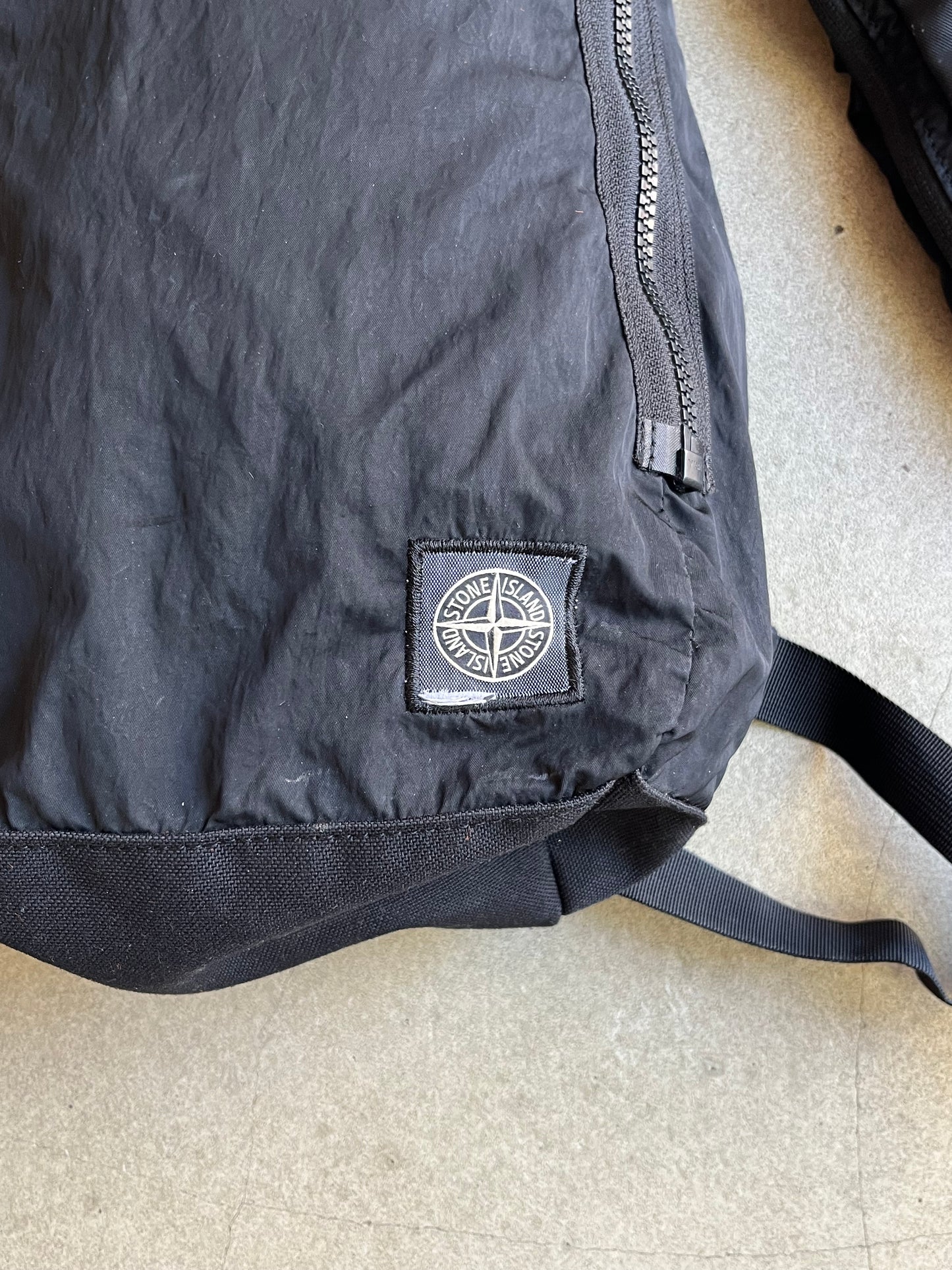 Stone Island Nylon Slingbag Black