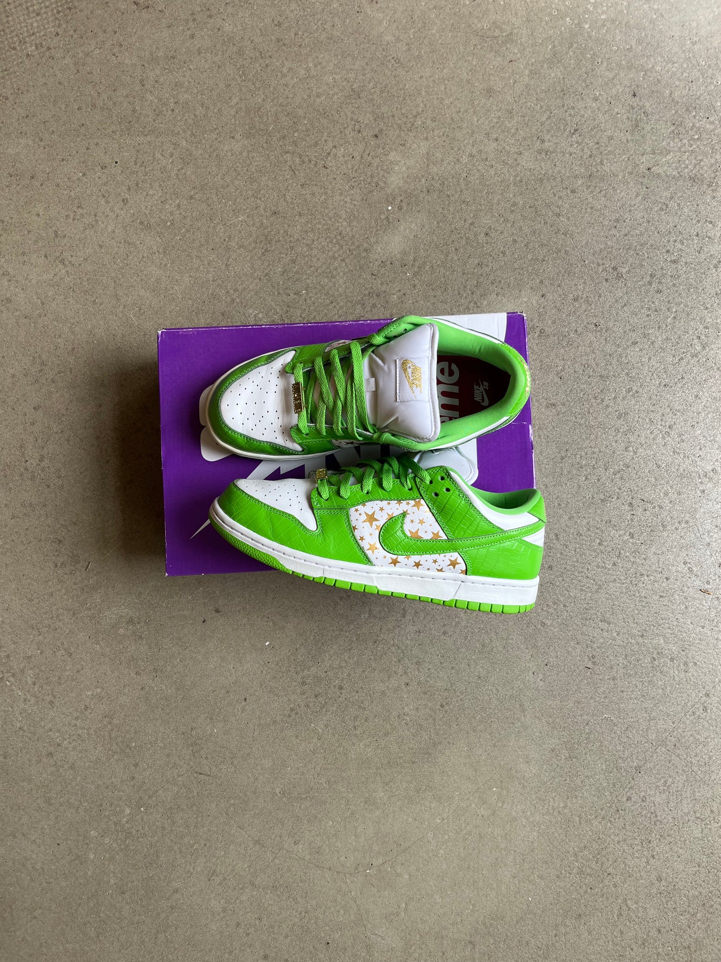 Nike SB Dunk Low x Supreme Stars EU 44