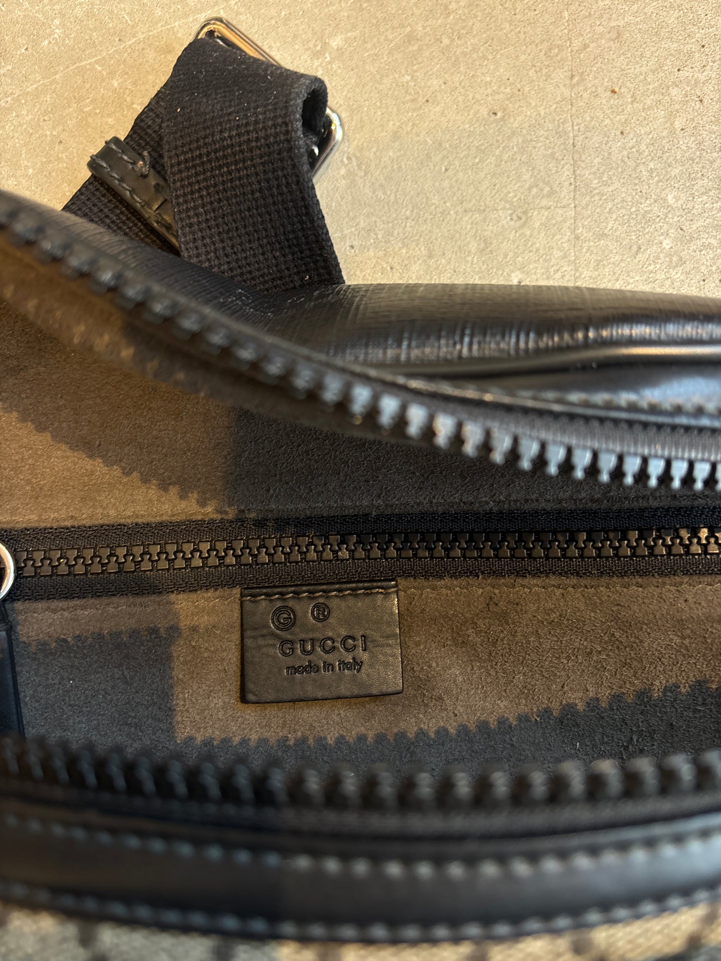 Gucci GG Supreme Monogram Belt Bag