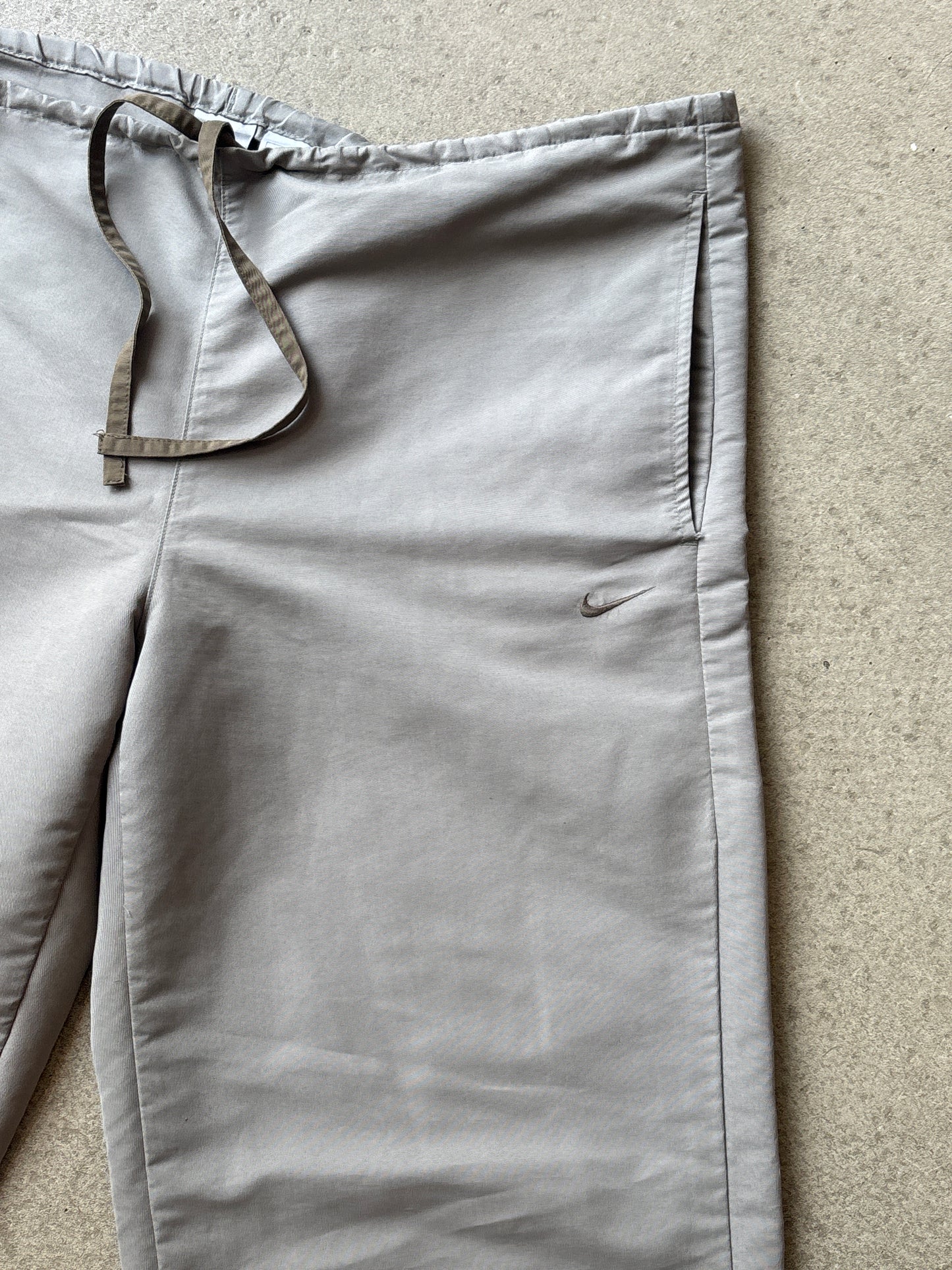 Vintage Nike Women's Trackpants Khaki Large