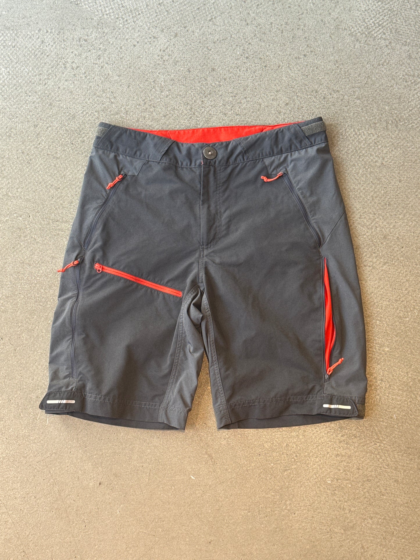 Bergnaus Shorts Grey L