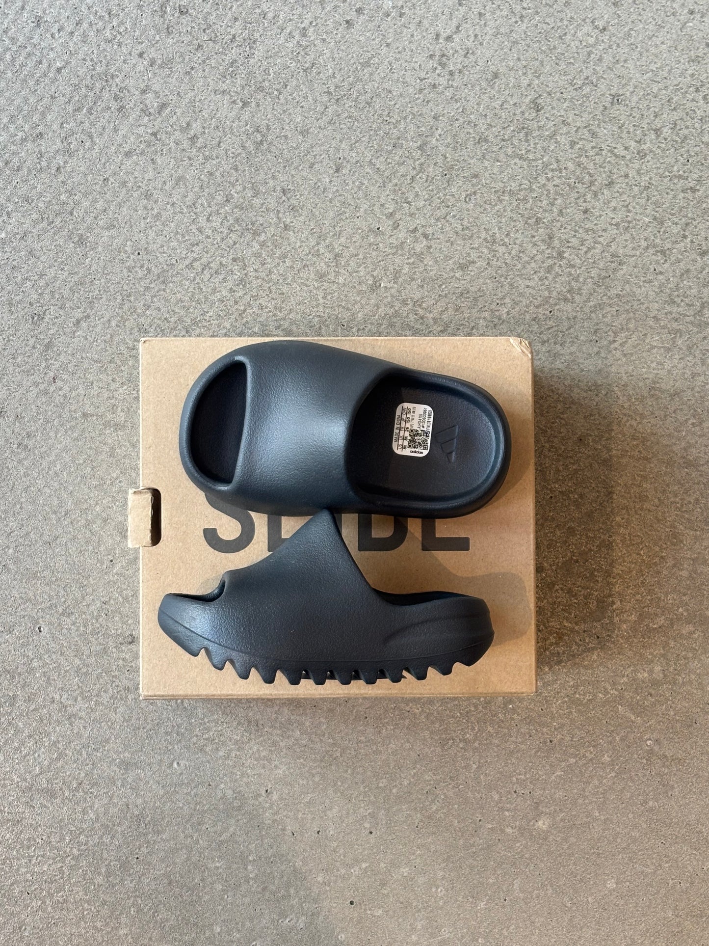 Adidas Yeezy Slide Kids Onyx 26