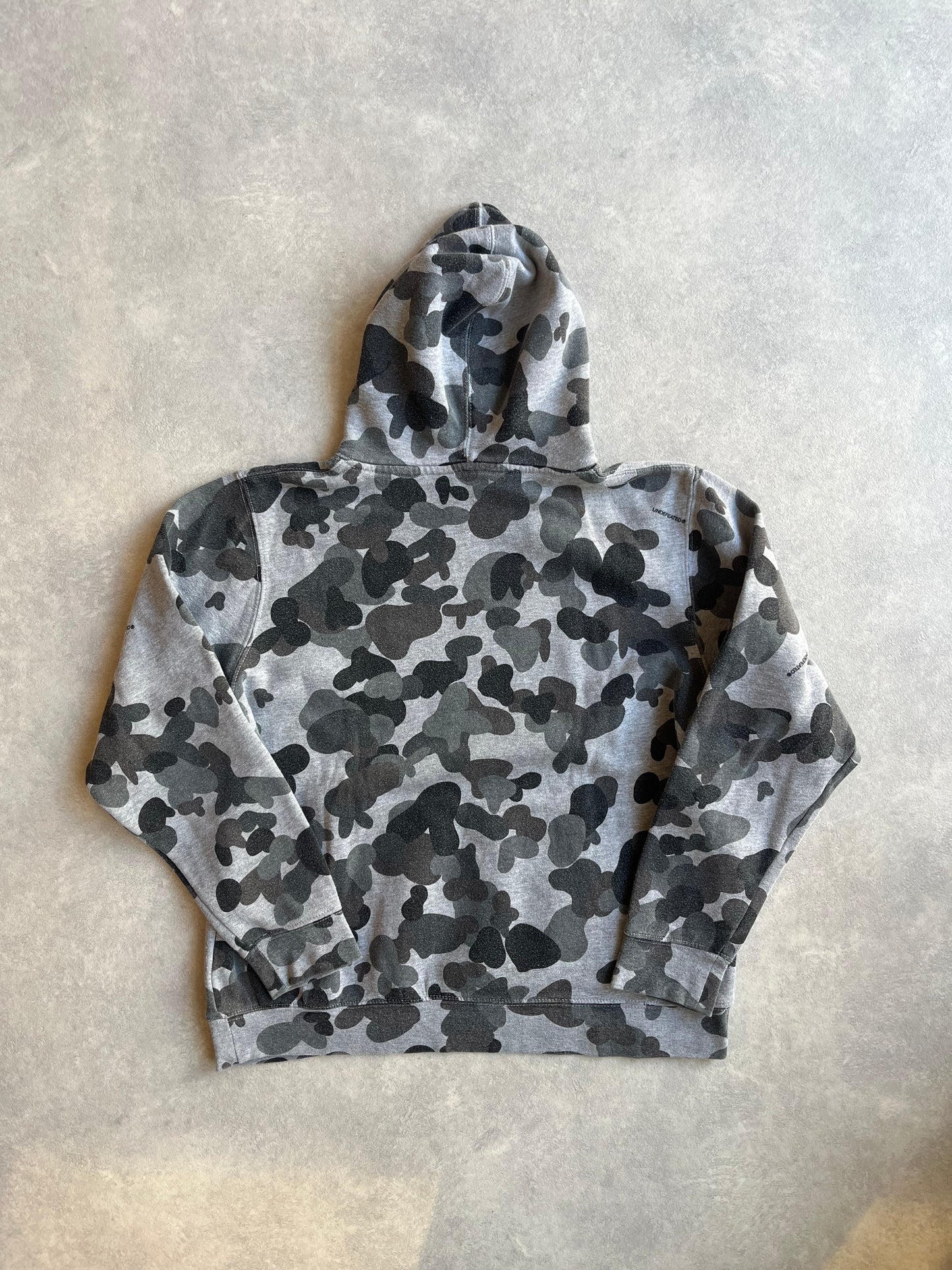 UNDEFEATED Camo Hoodie L