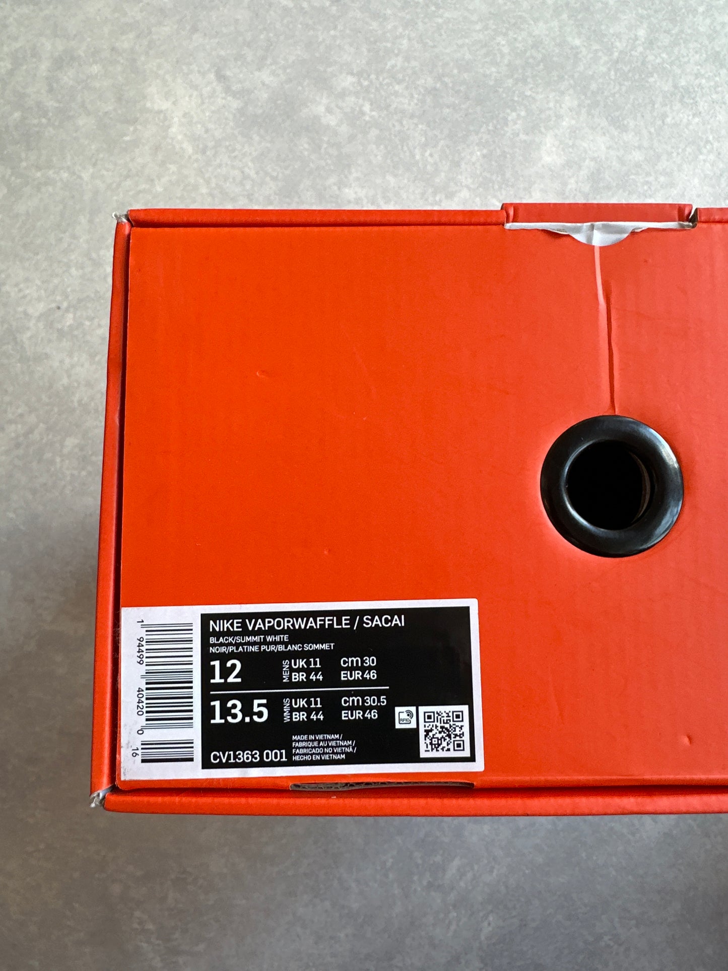 Nike Vaporwaffle / Sacai Black Summit white Size 46