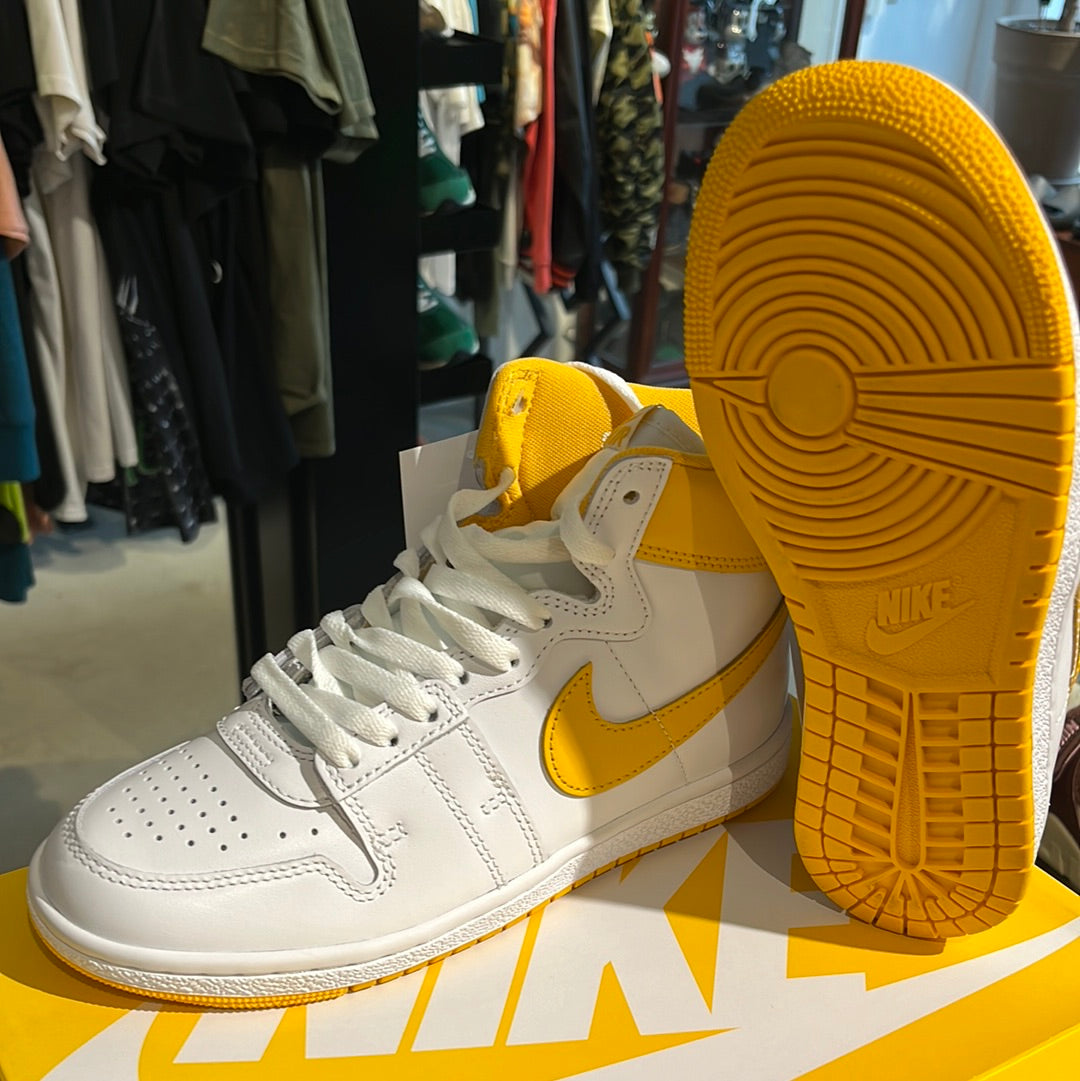 Nike Jordan Air Ship University Gold