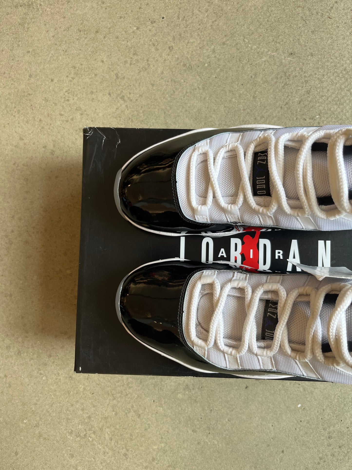 Jordan 11 Retro Concord EU 43
