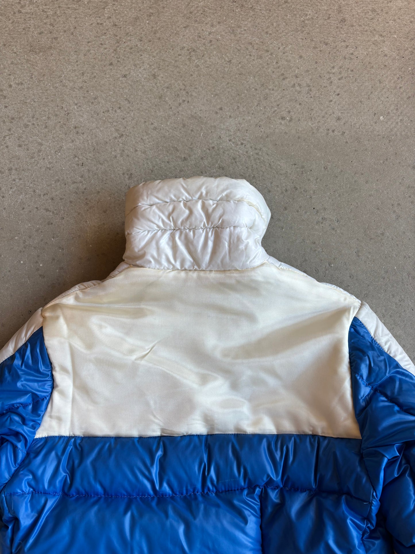 Moncler Pufrer Jacket Blue White M
