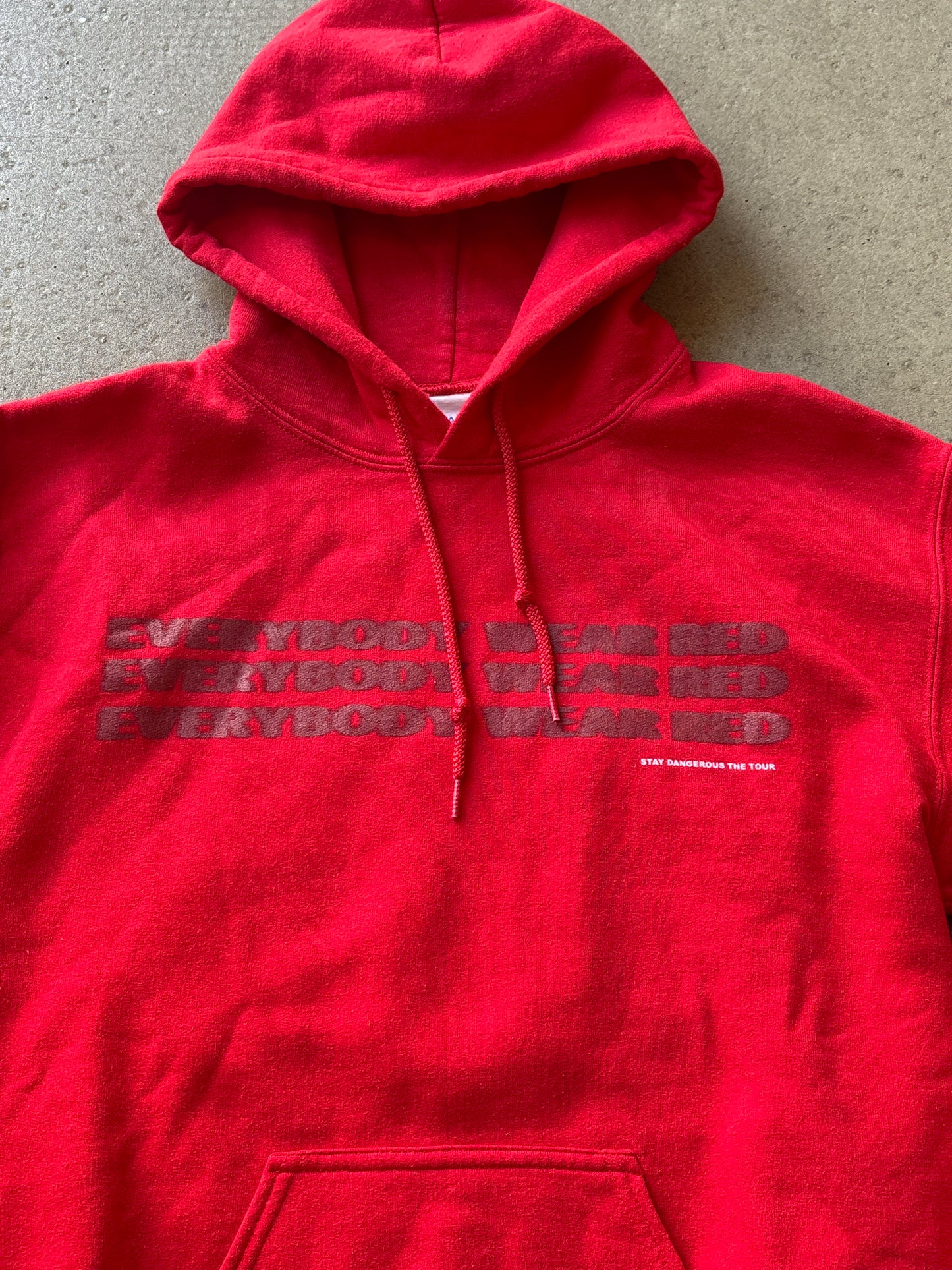 YG Everybody Wears Red United States Tour Hoodie S