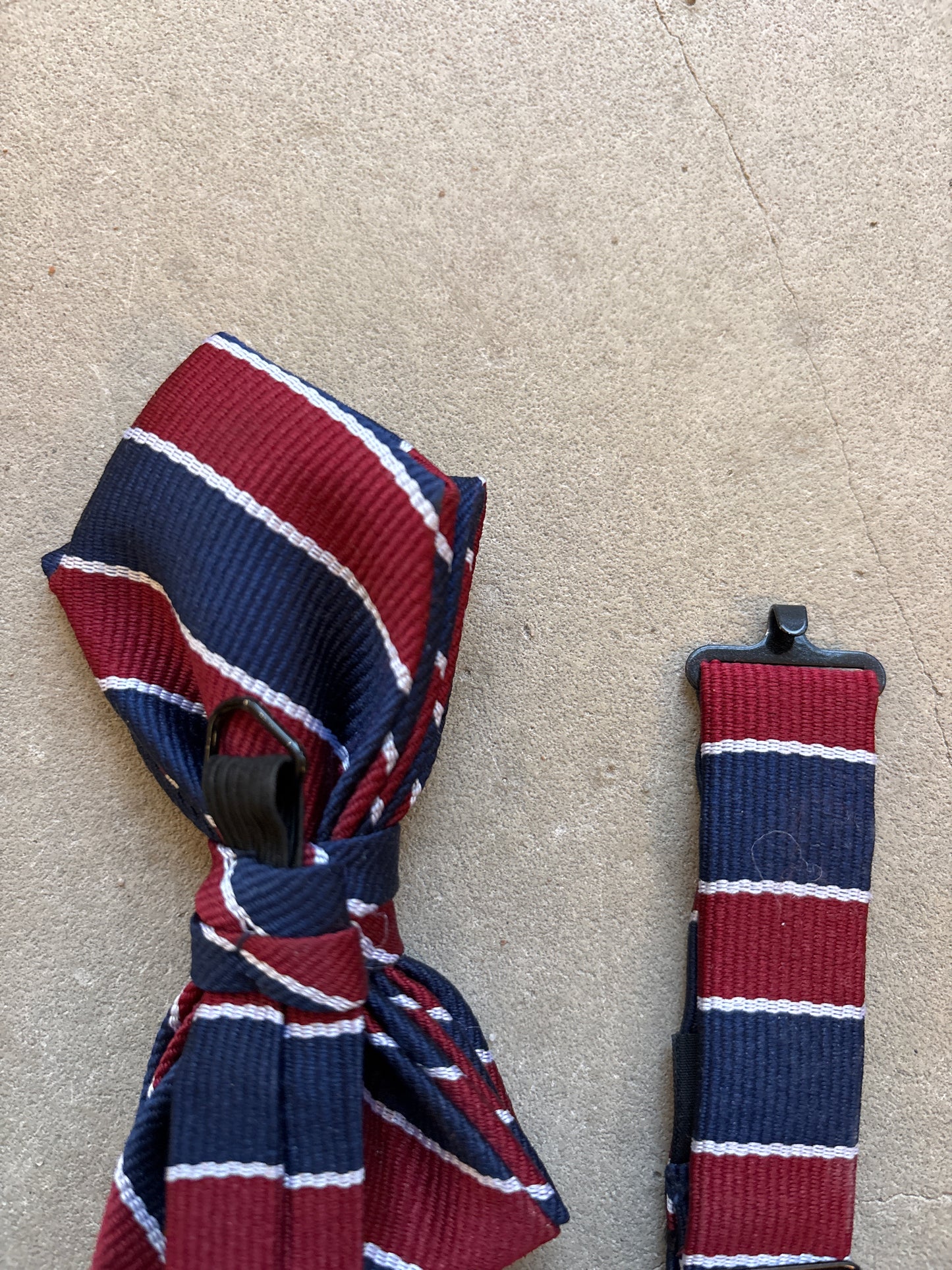 Kiks Tyo Bow Tie Red
