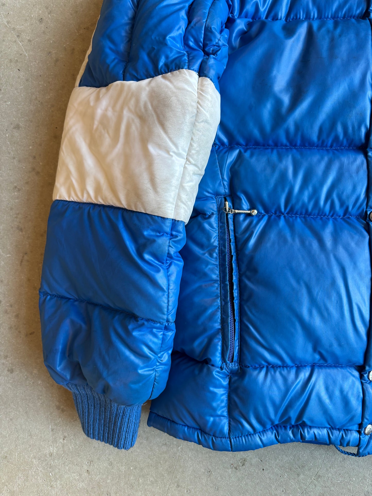 Moncler Pufrer Jacket Blue White M
