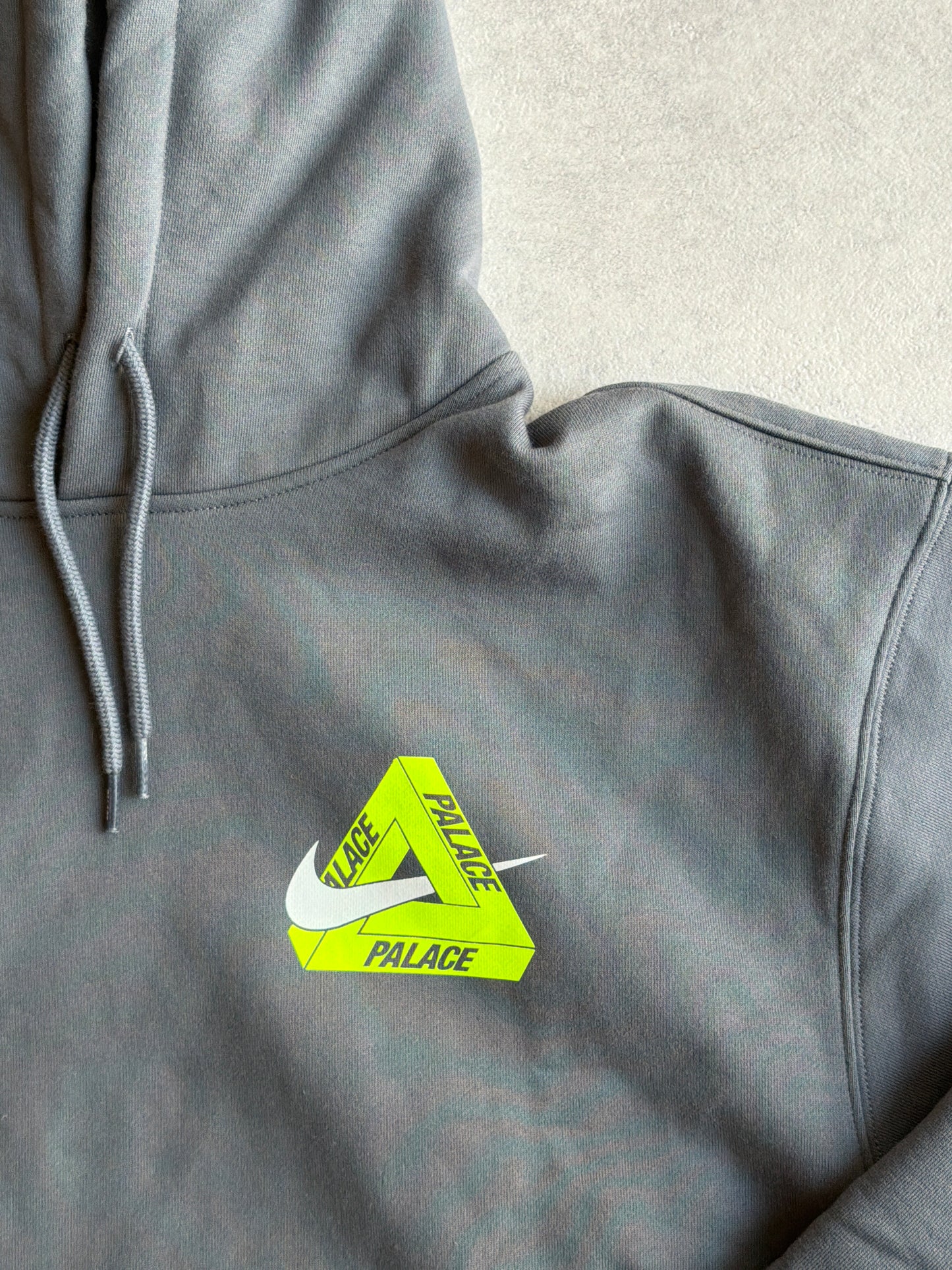 Palace &nbsp;Nike Tri Swoosh Hood Charcoal medium