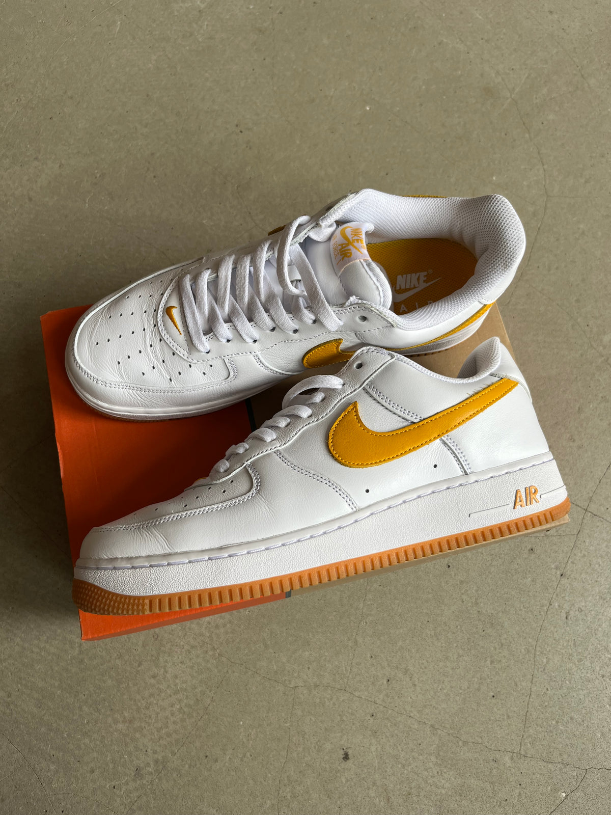 Nike Air Force 1 Low Retro QS Size US 11 EU 45 White Yellow