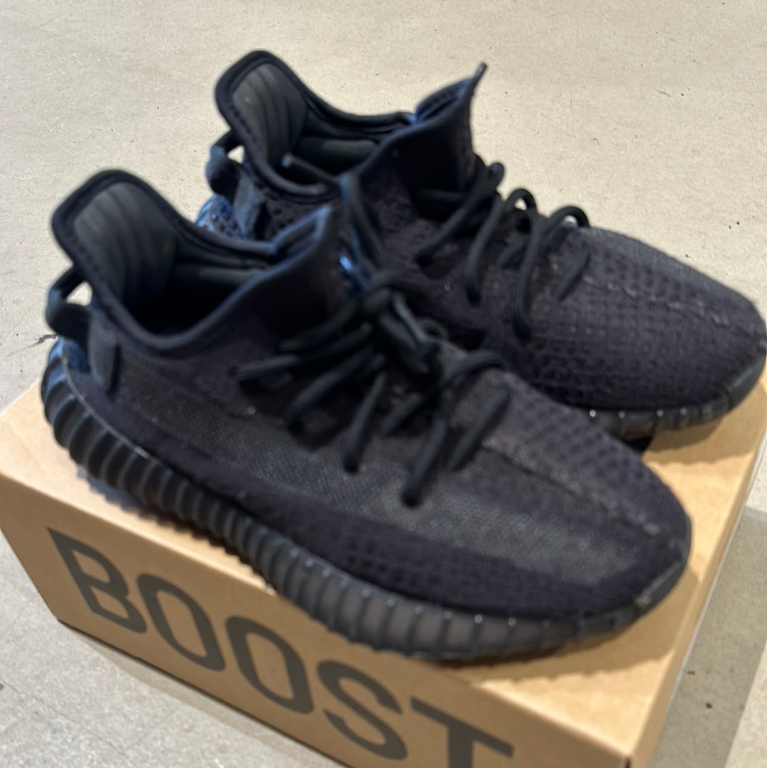 Adidas Yeezy Boost 350 V2 Black 37 1/3