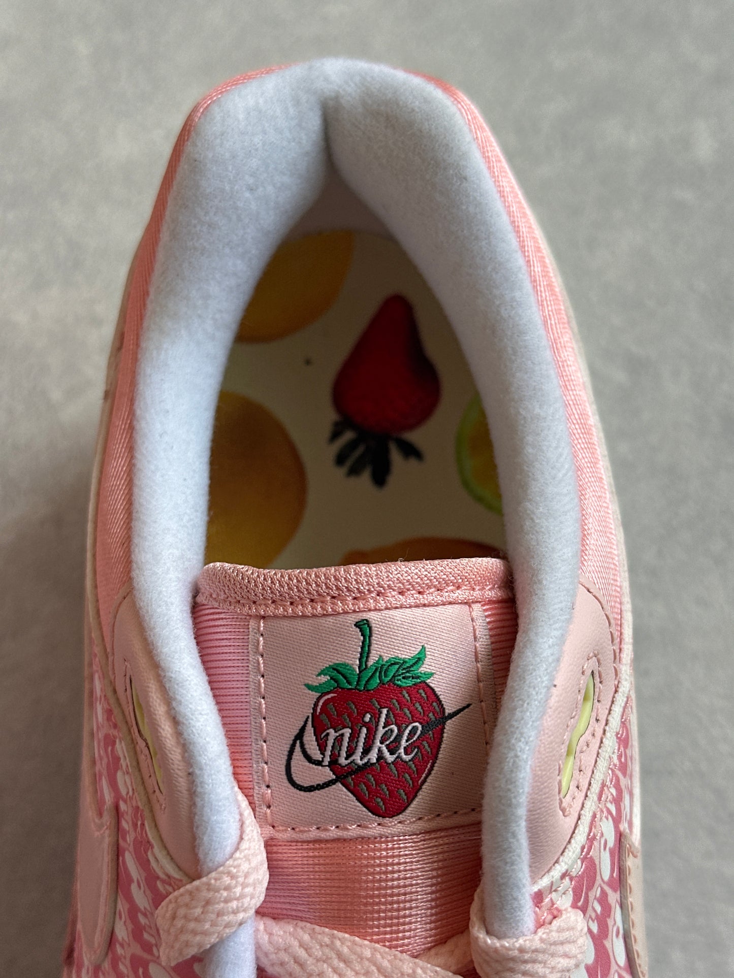 Nike Air Max 1 Premium Strawberry 46