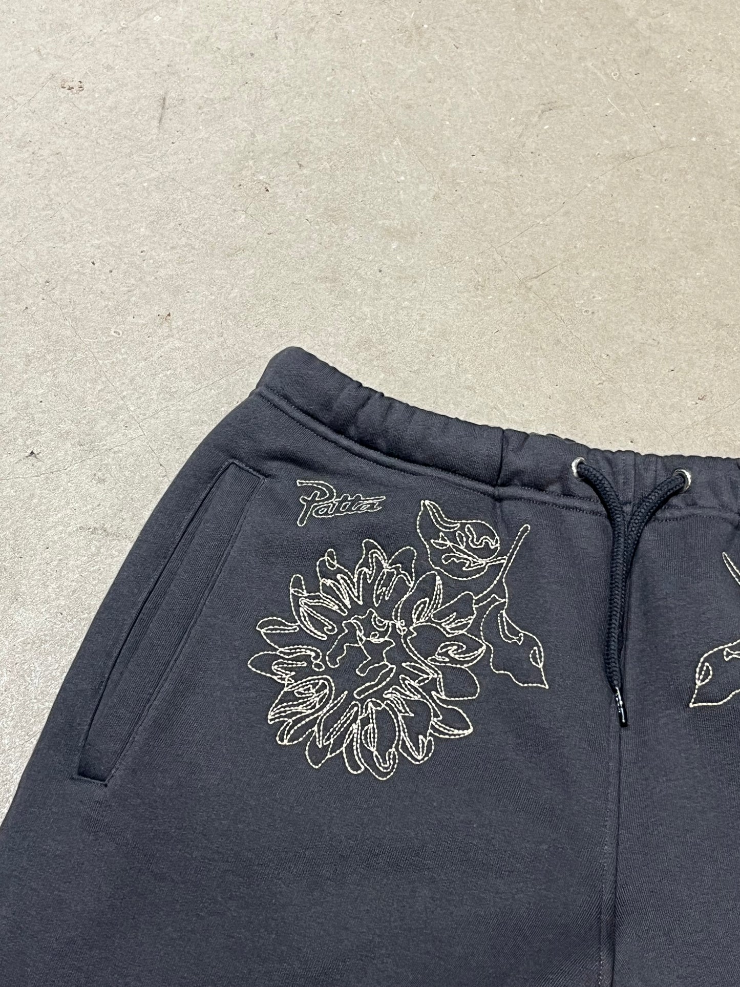 Patta Sunflower Embroidery Jogger Grey M