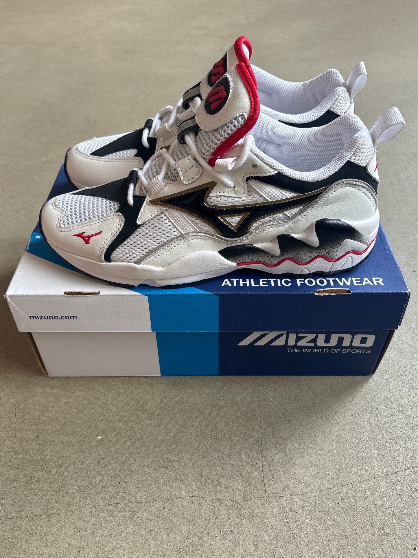 Mizuno Wave Rider 1 White Black Red 43