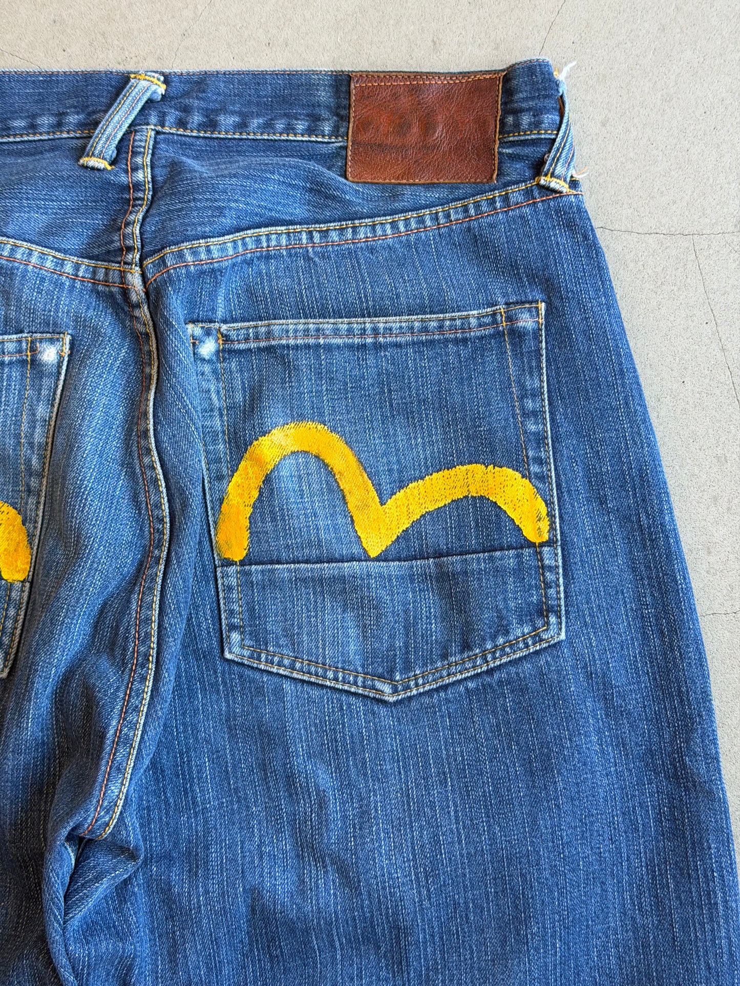 Evisu Jeans Yellow paint Size 34 x 35