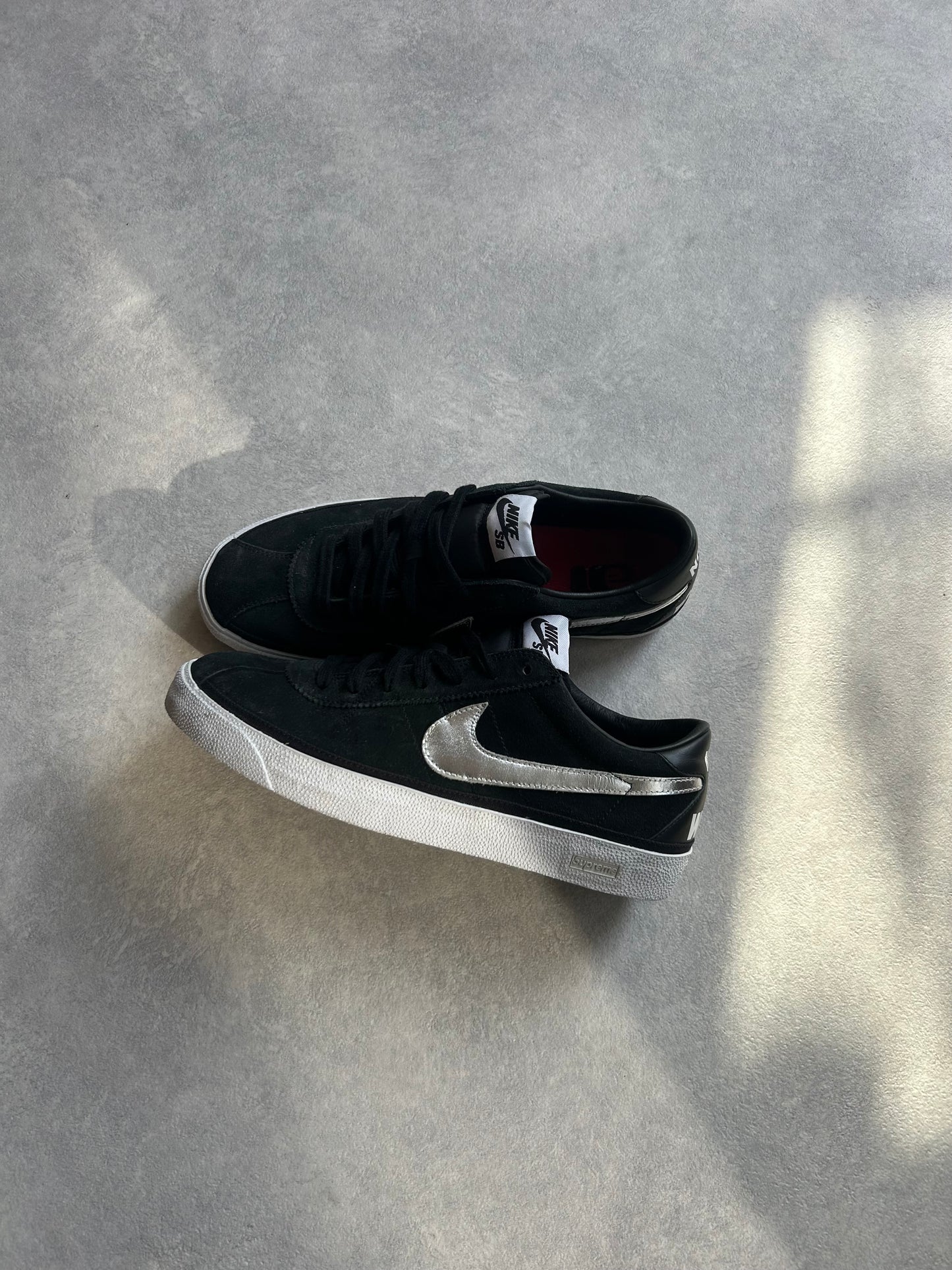 Nike SB Zoom X Supreme Zwart 44