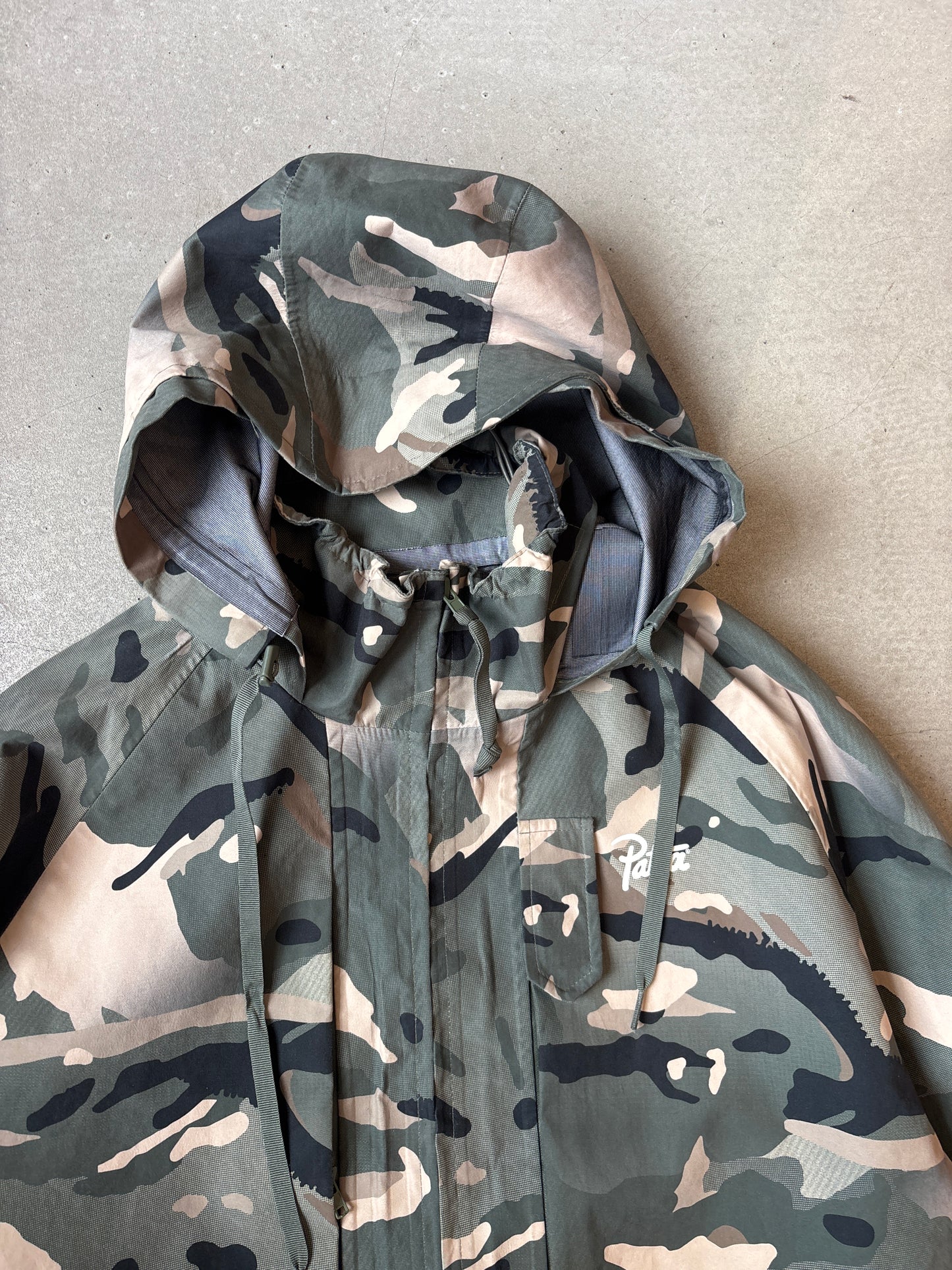 Patta Camo Rain Jacket L