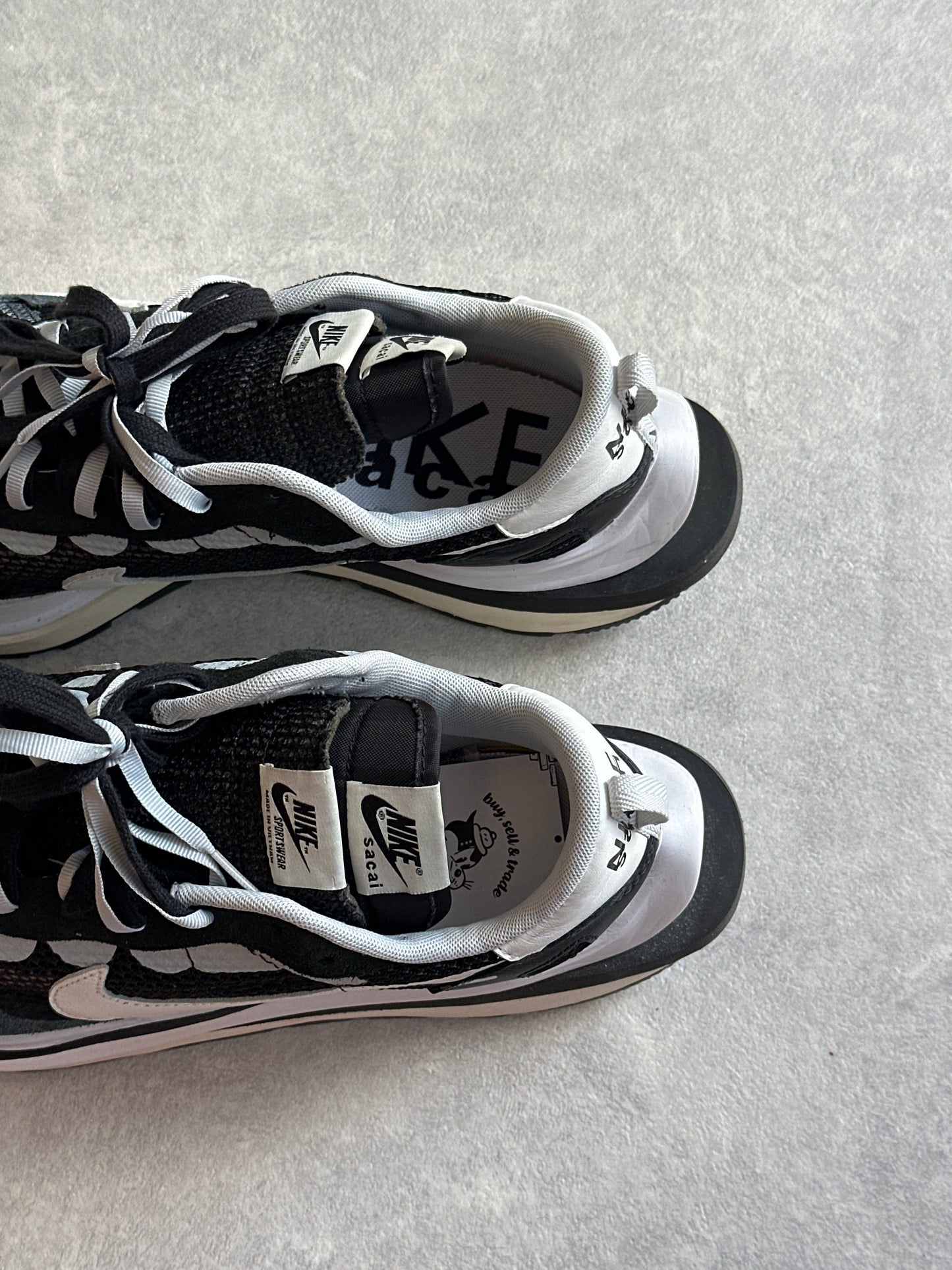 Nike Vaporwaffle / Sacai Black Summit white Size 46