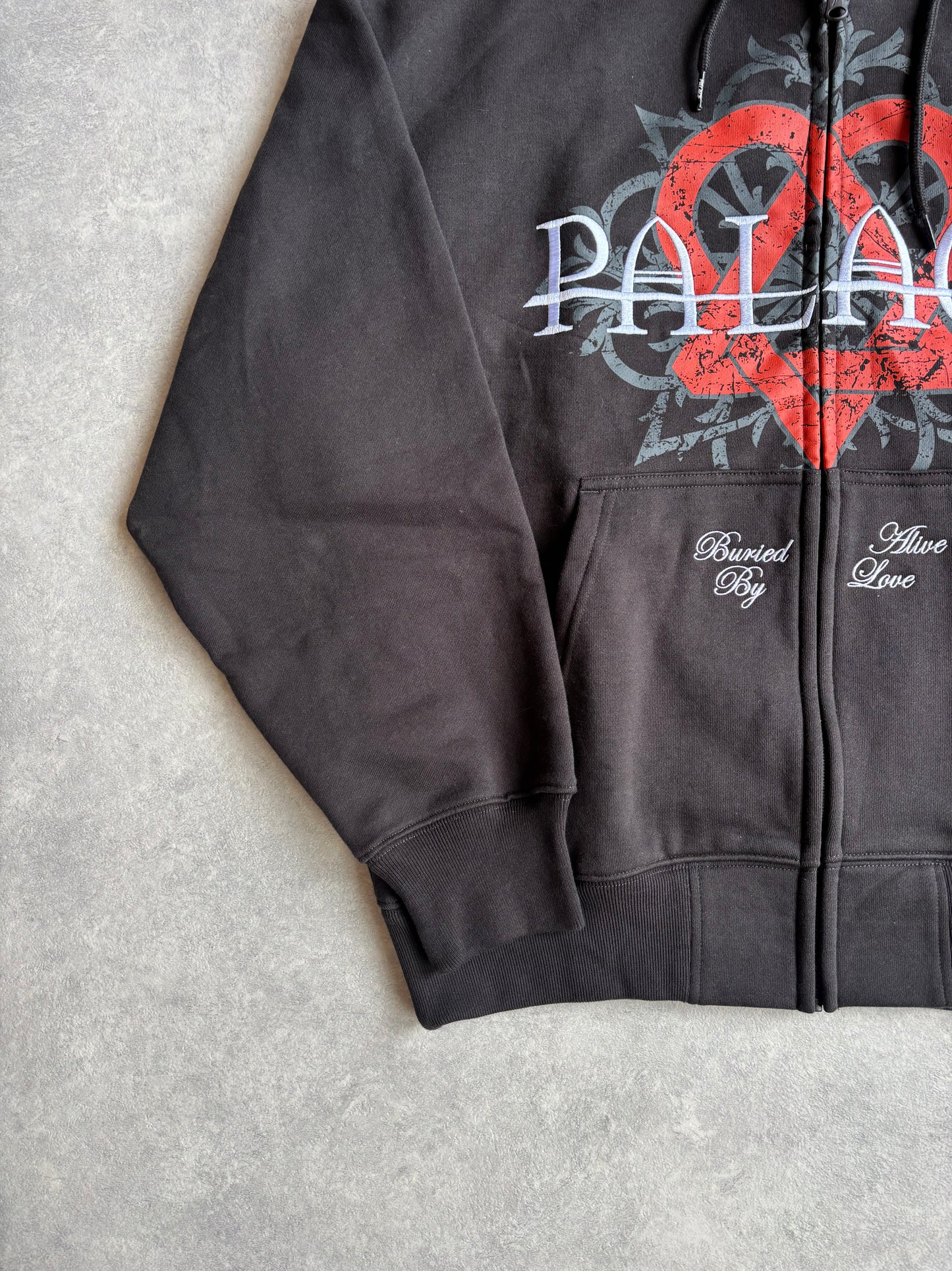 Palace Tri-gram Hood Black / HIM