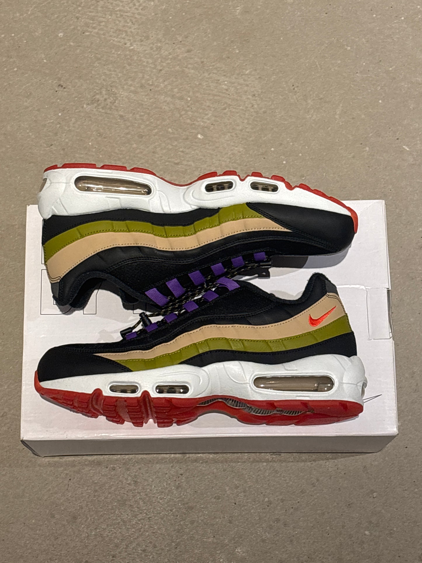 Nike Air Max 95 'International Girl Crew' size 44.5