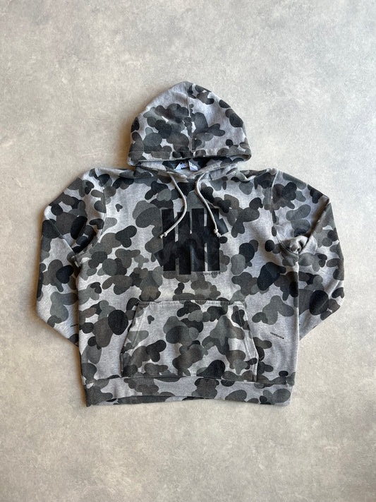 UNDEFEATED Camo Hoodie  L
