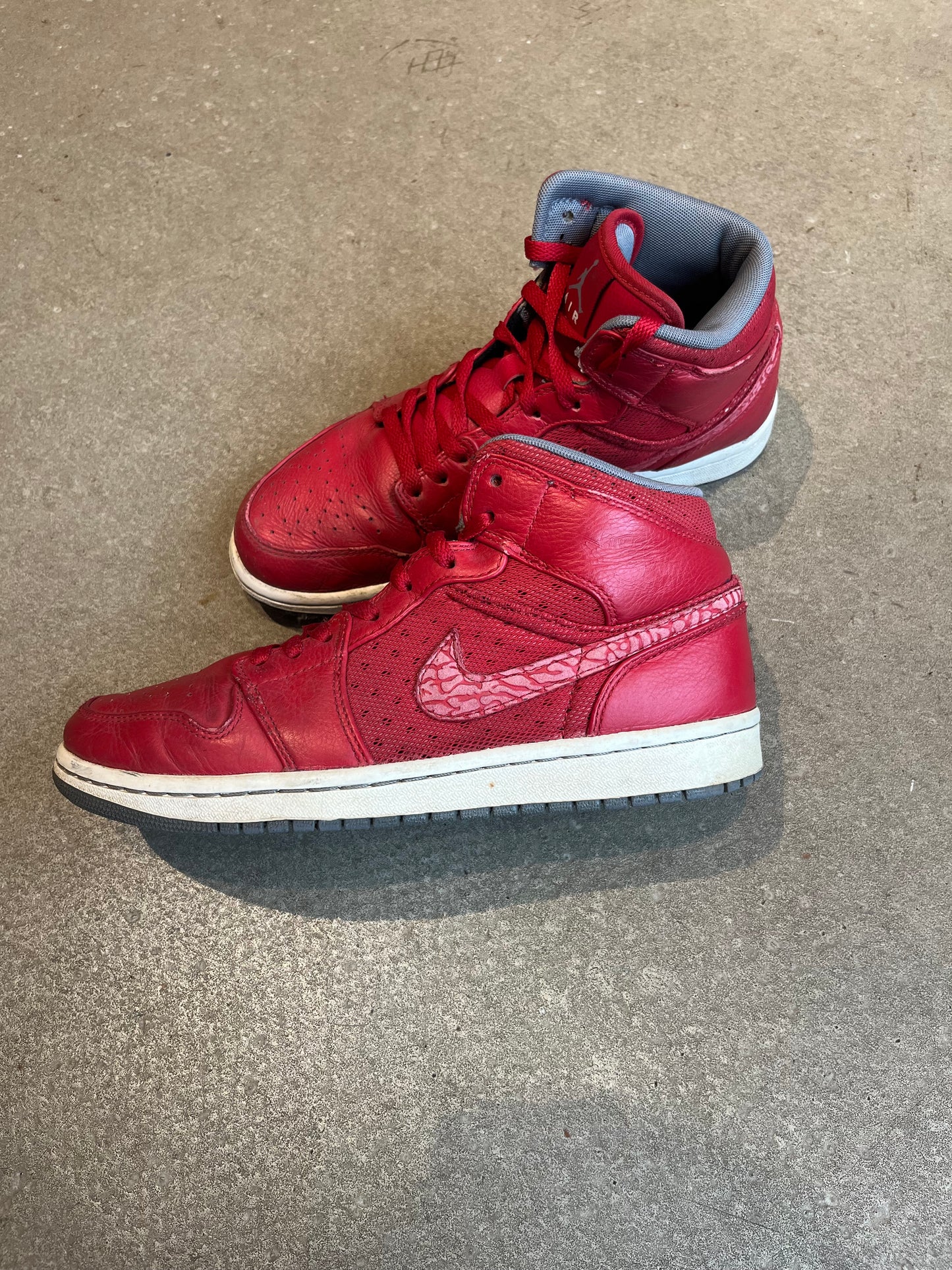 Jordan 1 Phat Varsity Red EU 42