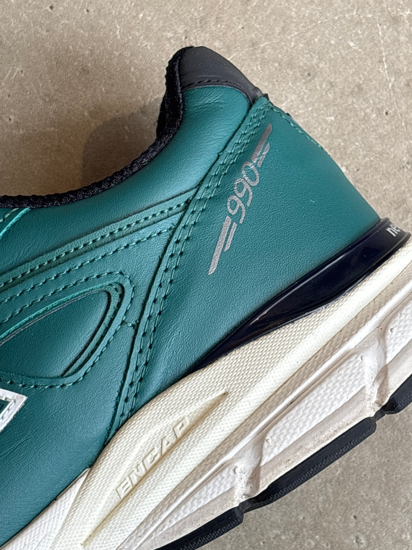 New Balance 990 v4 x Teddy Santis  USA 44,5