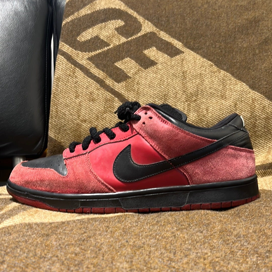 Nike SB Dunk Low Milli Vanilli Red 47.5