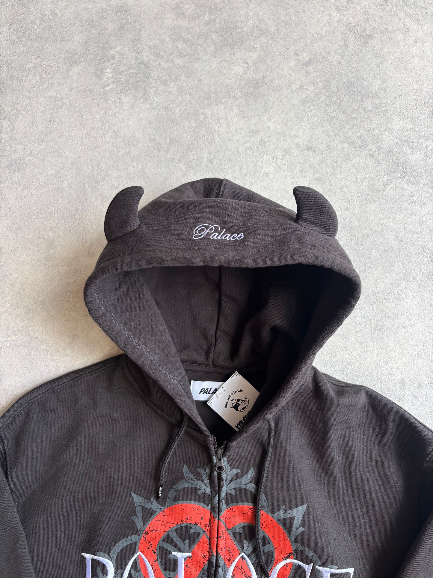 Palace Tri-gram Hood Black / HIM