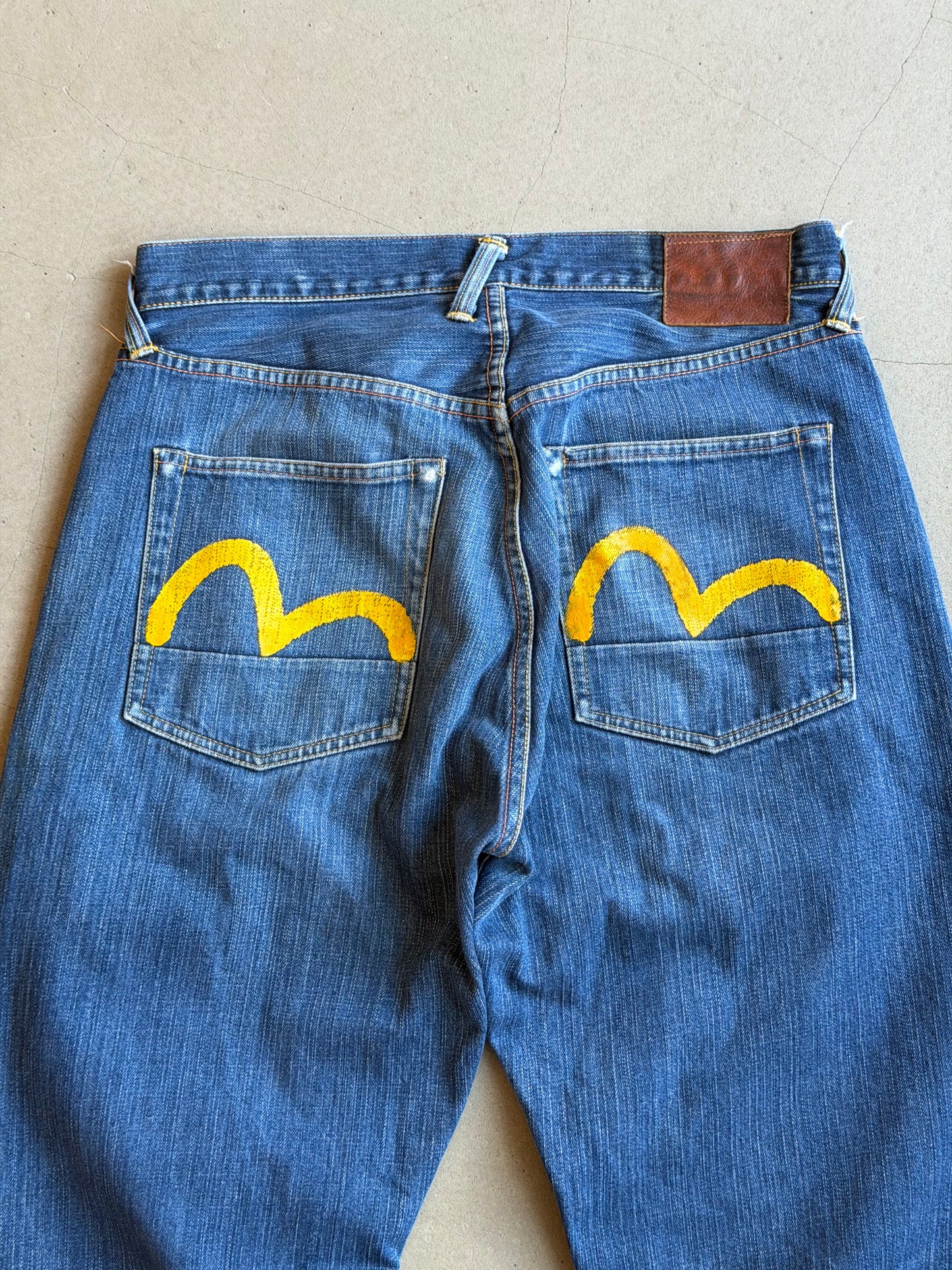 Evisu Jeans Yellow paint Size 34 x 35
