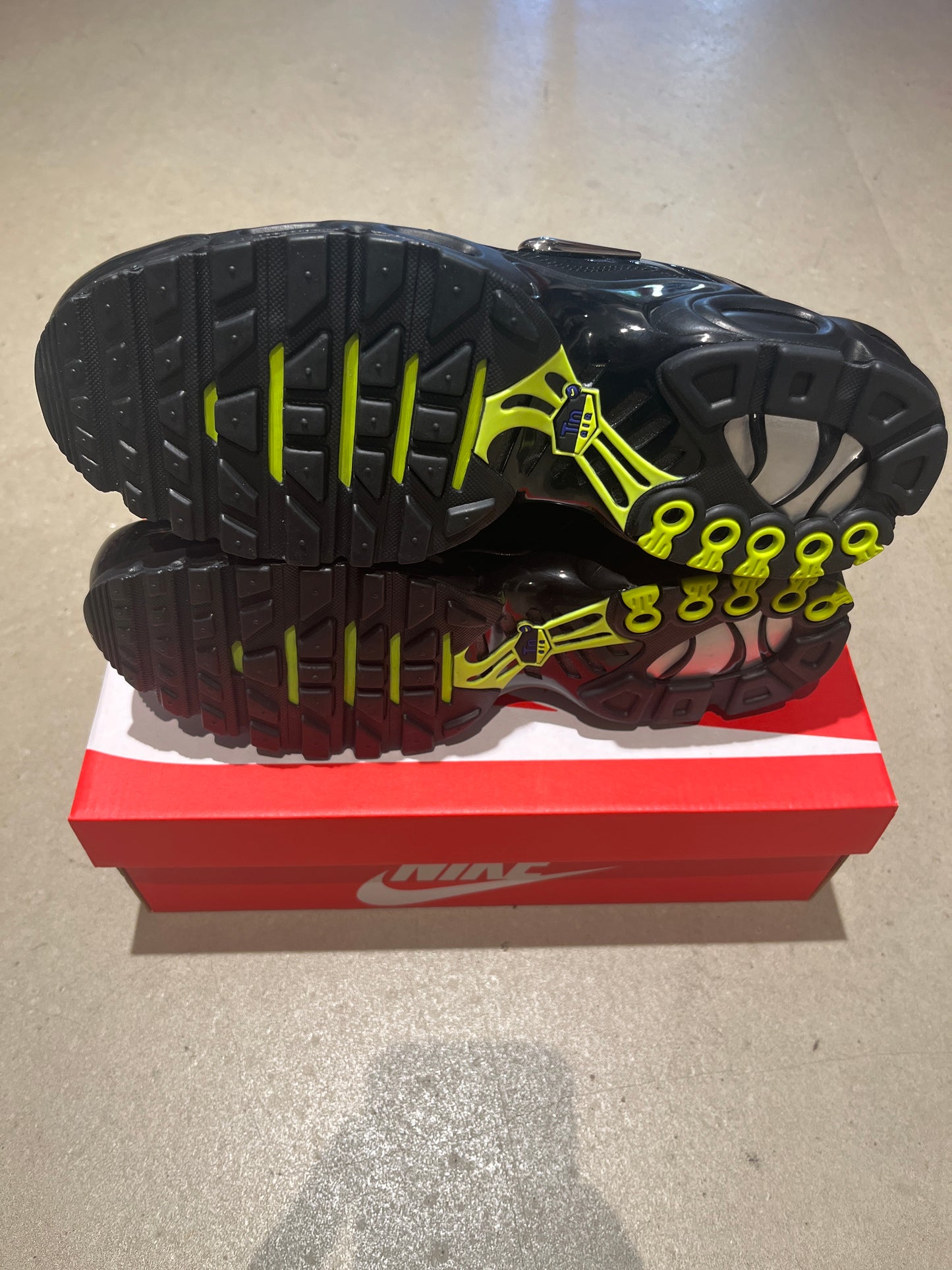 Nike Air Max TN Plus Black Chrome