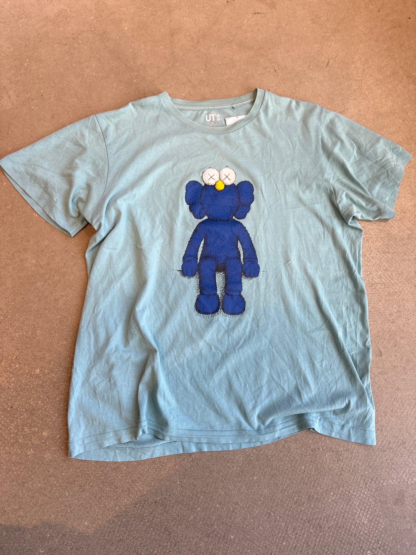 KAWS x Uniqlo Blue BFF Tee Blue XL