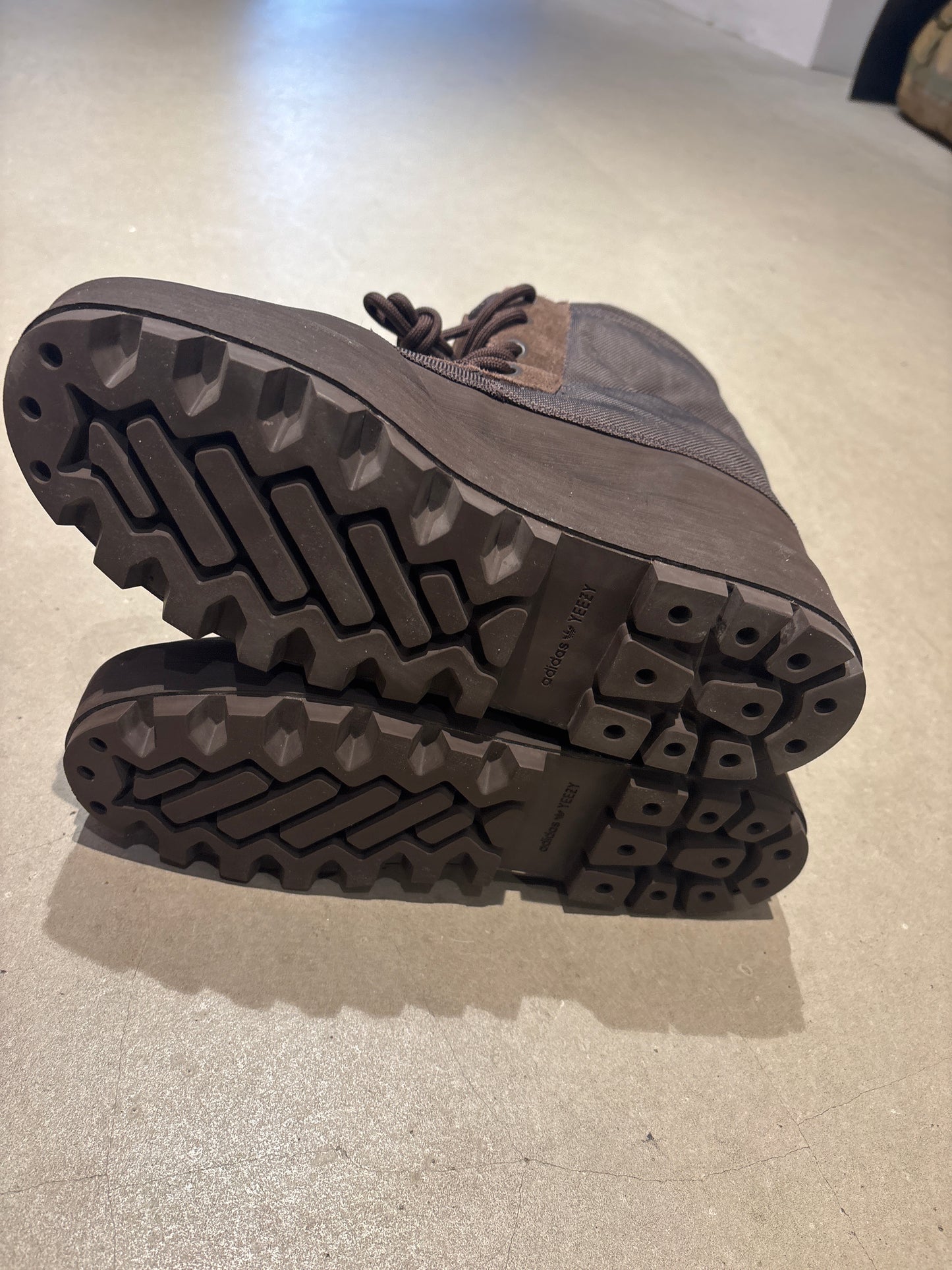 Adidas Yeezy 950 Chocolate 44