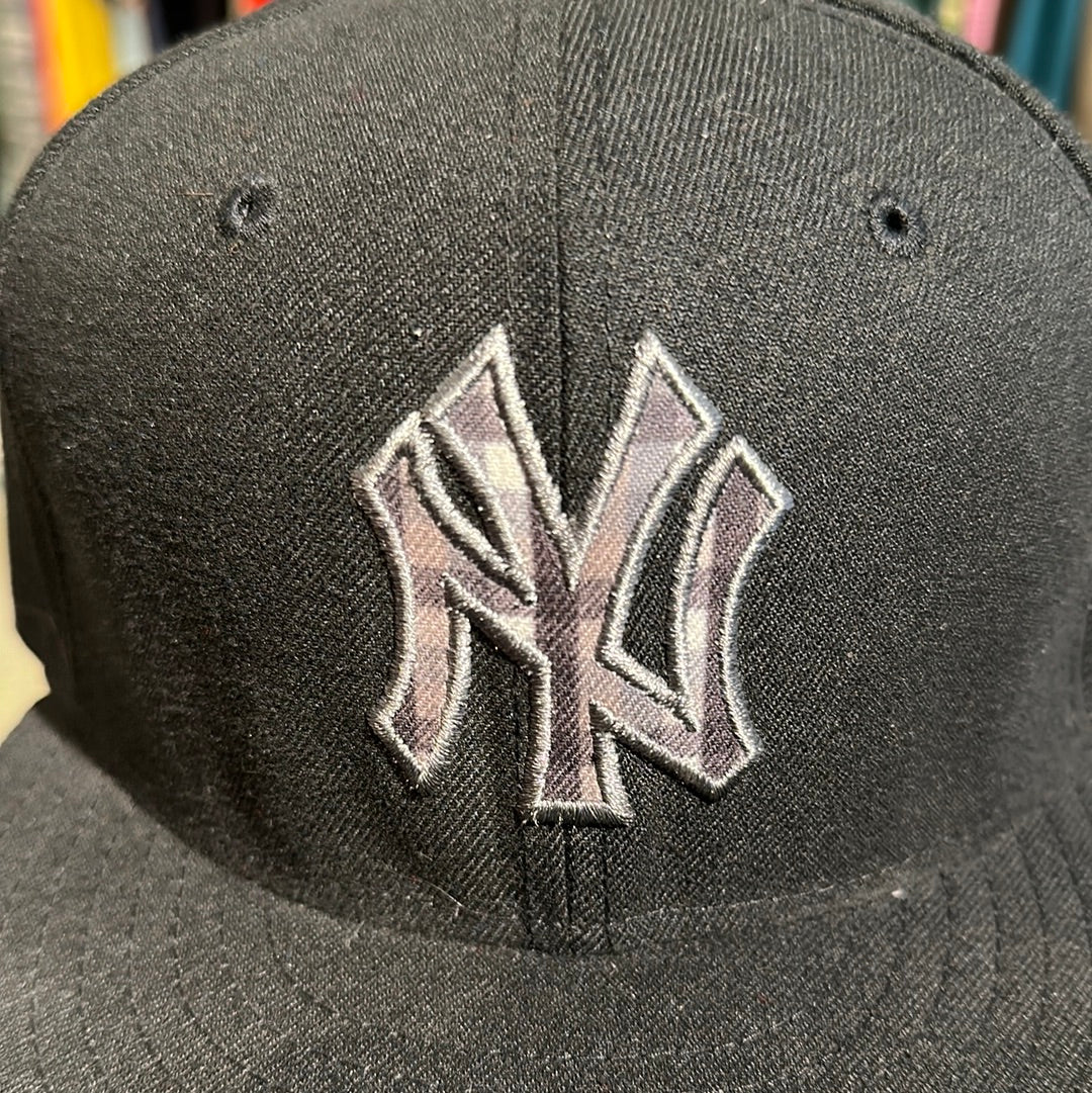 New Era NY Cap Camo size 6 7/8