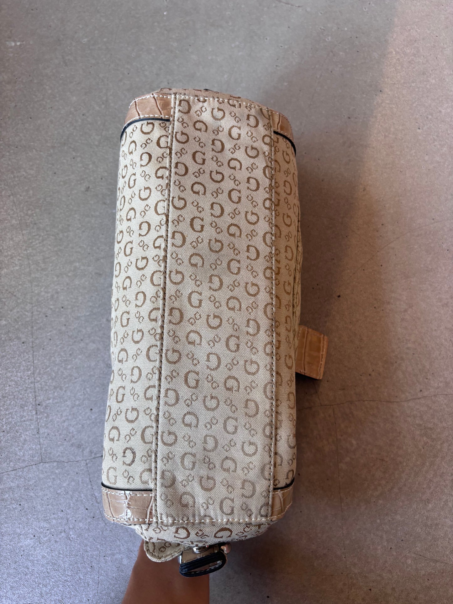 Beige Guess Shoulderbag