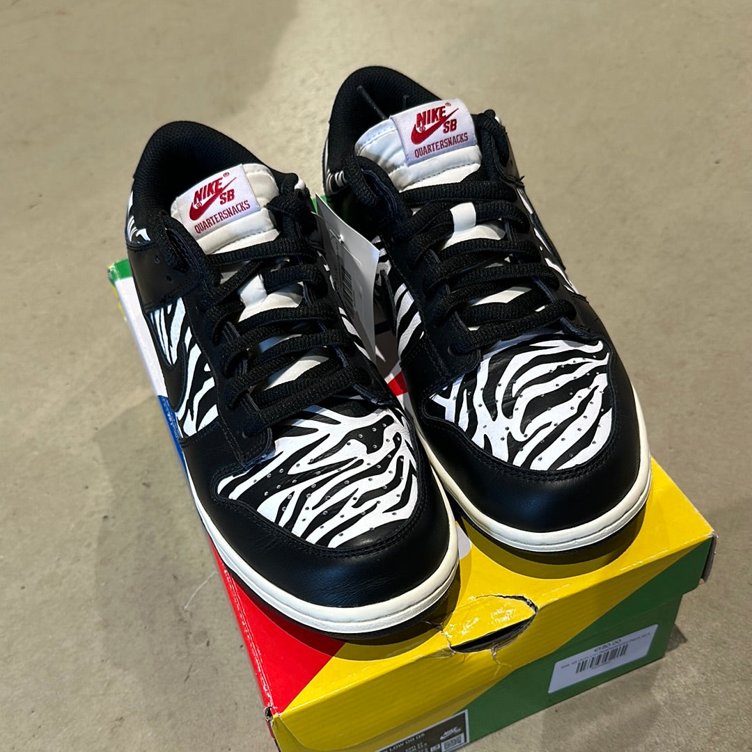 Nike SB Dunk Low Quartersnacks Zebra 42.5