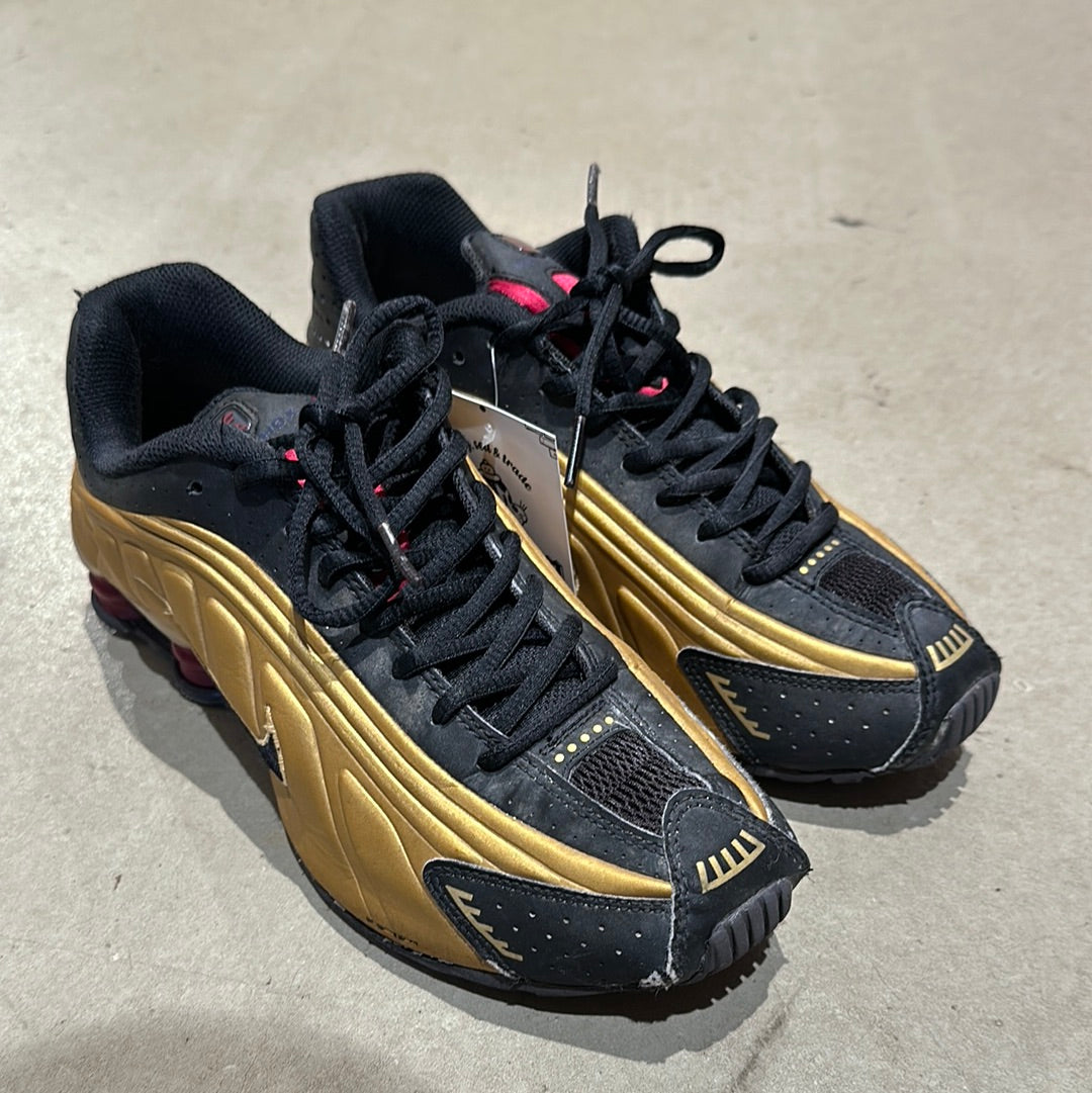 Nike Shox R4 Gold Black EU 39