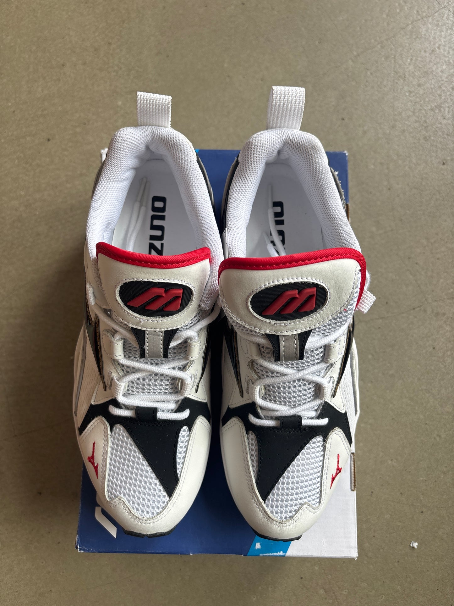 Mizuno Wave Rider 1 White Black Red 43
