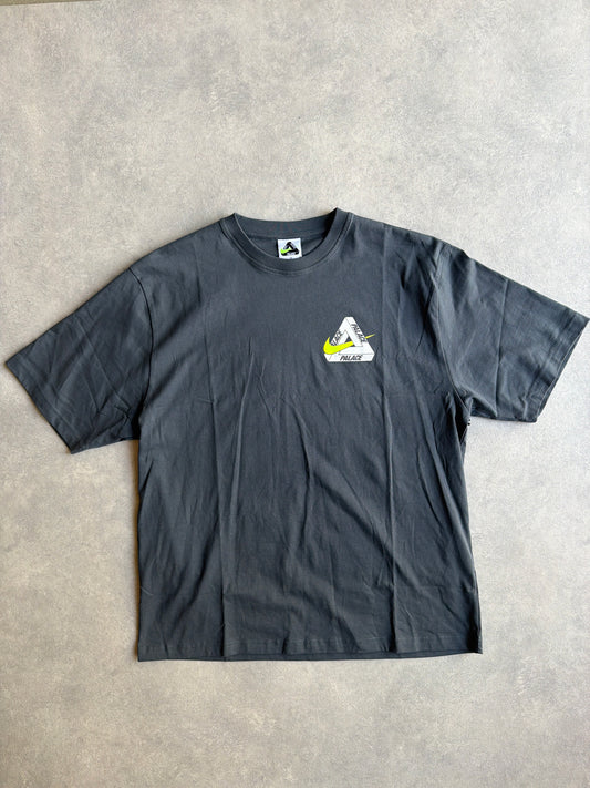 Palace  Nike TRI Swoosh T-shirt Charcoal