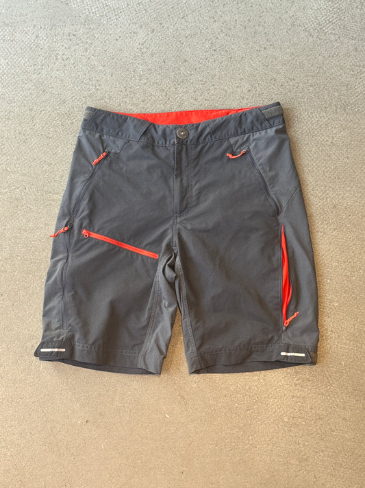 Bergnaus Shorts Grey L