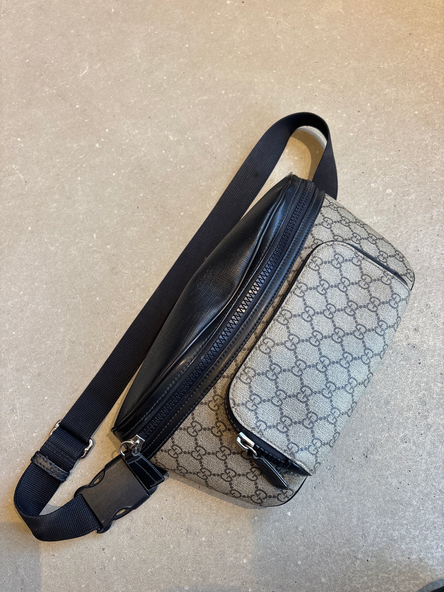 Gucci GG Supreme Monogram Belt Bag