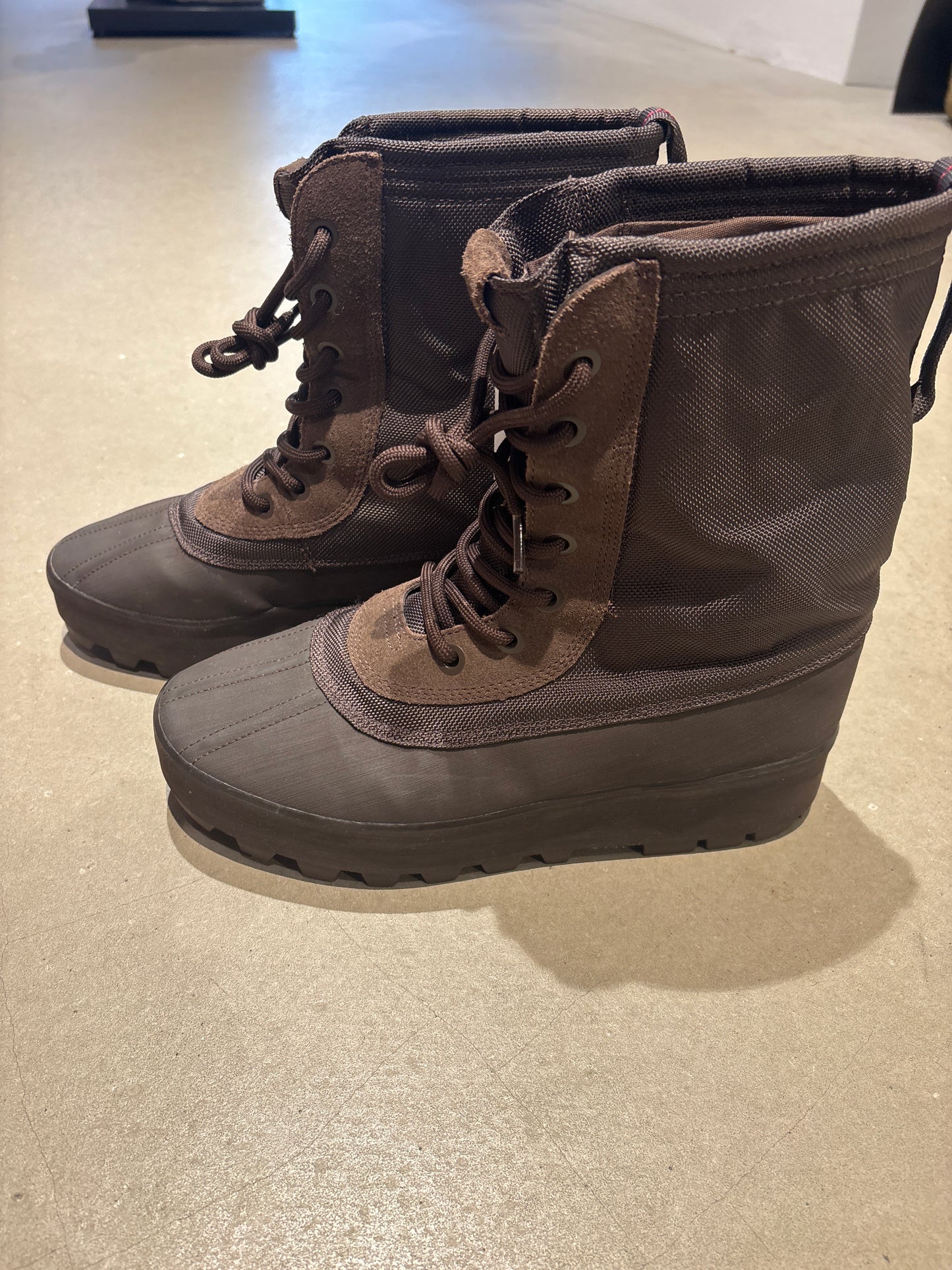 Adidas Yeezy 950 Chocolate 44